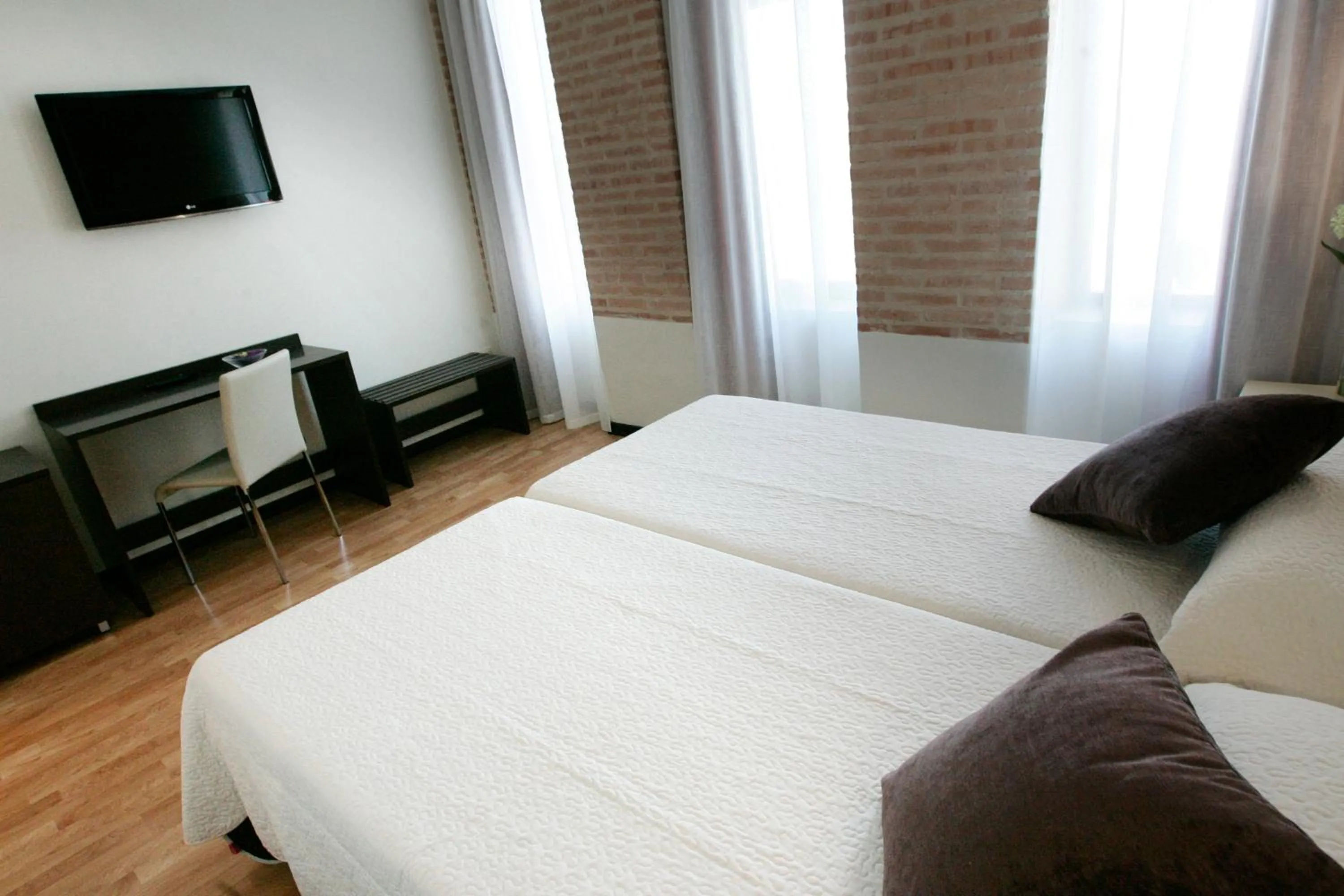 Bedroom, Bed in Hotel La Bastida Toledo