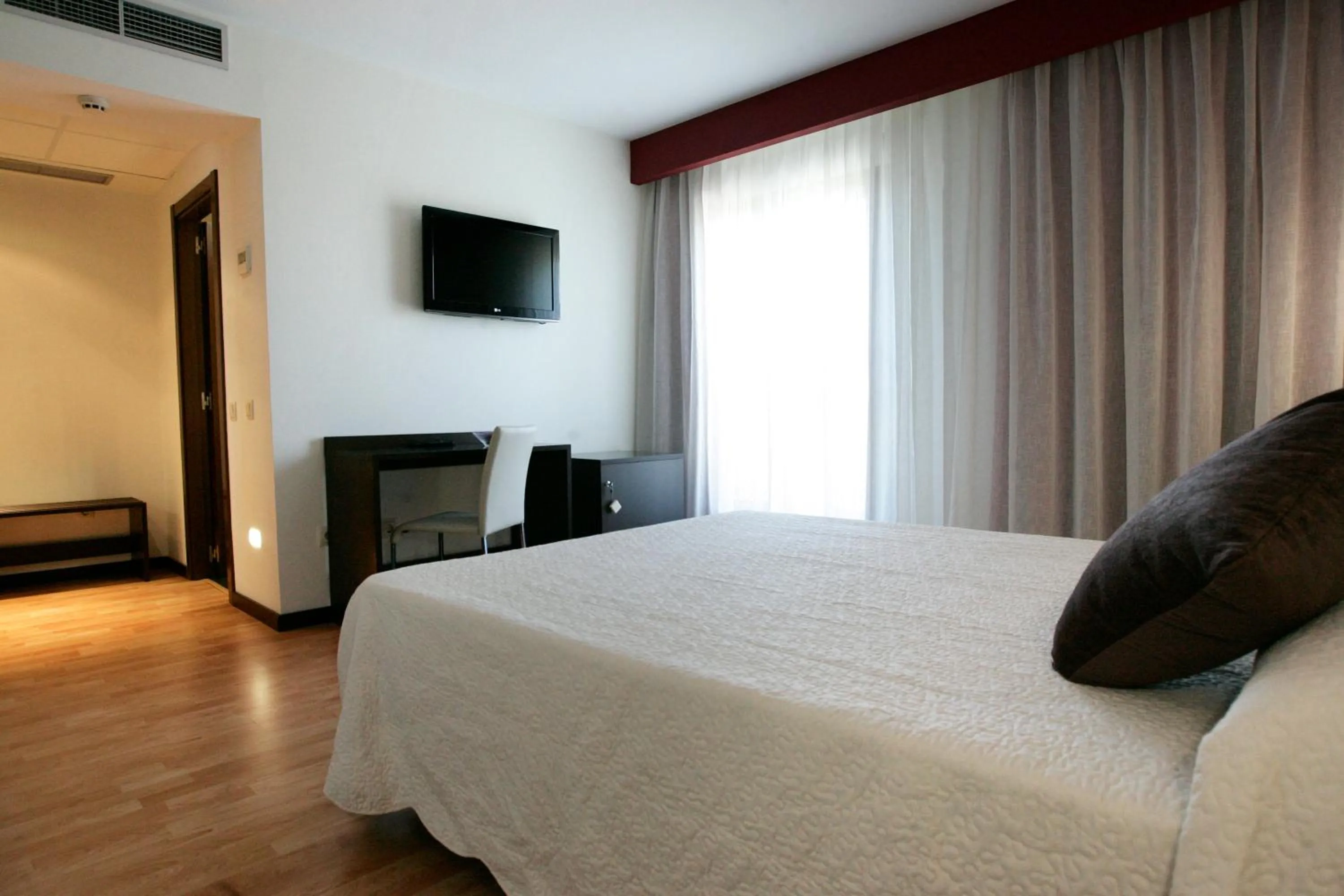Bedroom, Bed in Hotel La Bastida Toledo