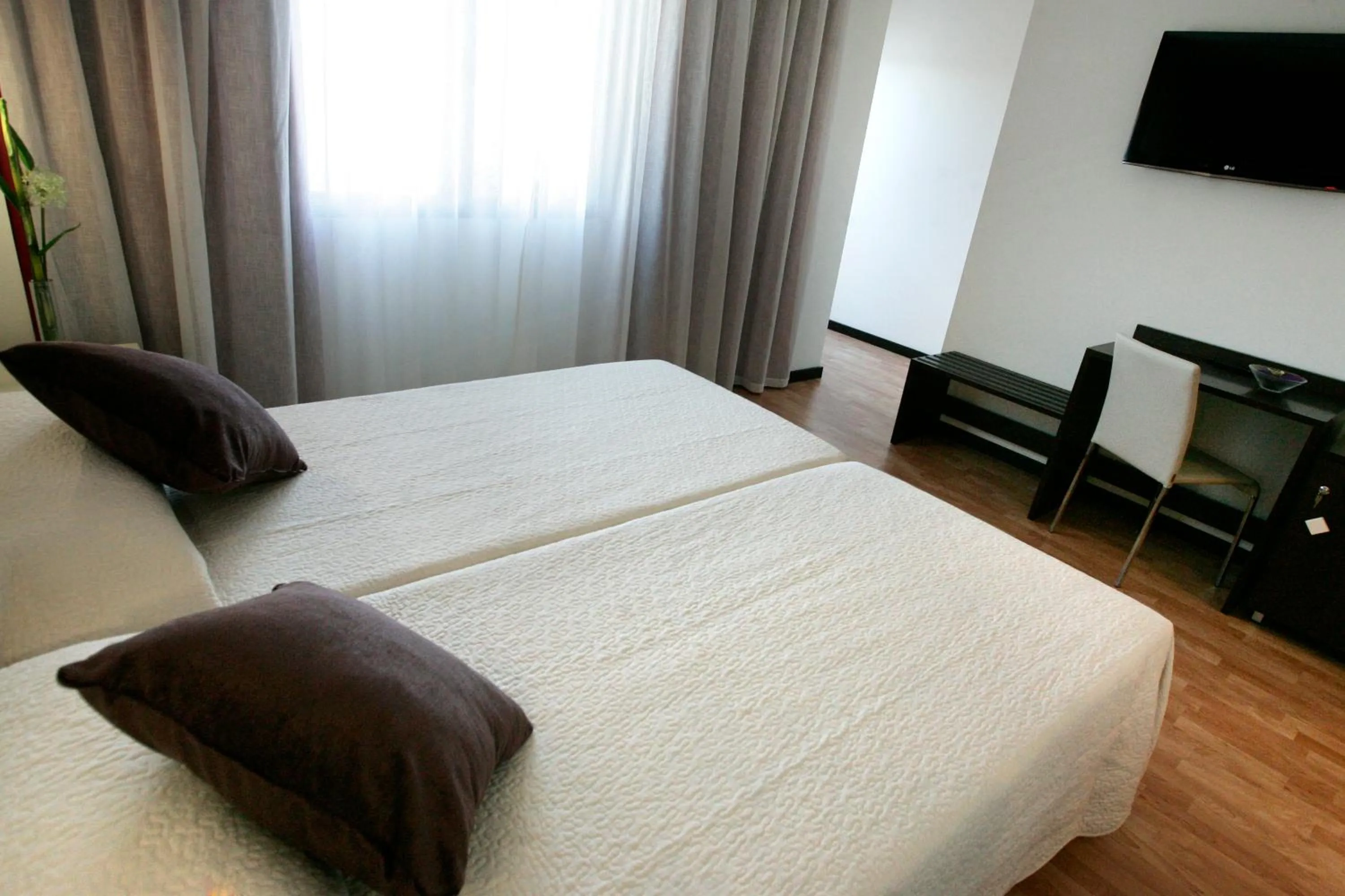 Bedroom, Bed in Hotel La Bastida Toledo