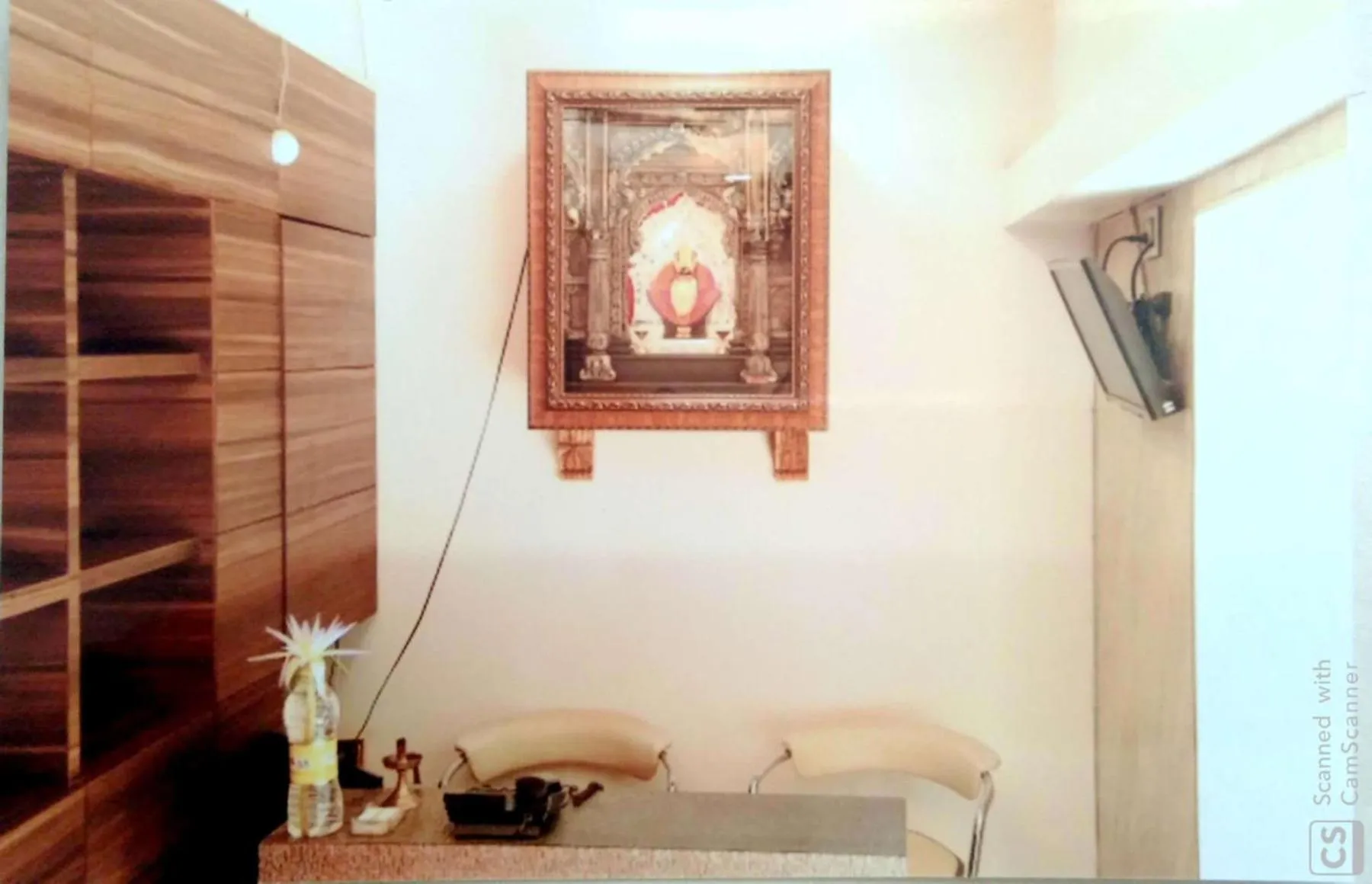 Area and facilities in Rajhuns Deluxe Lodging