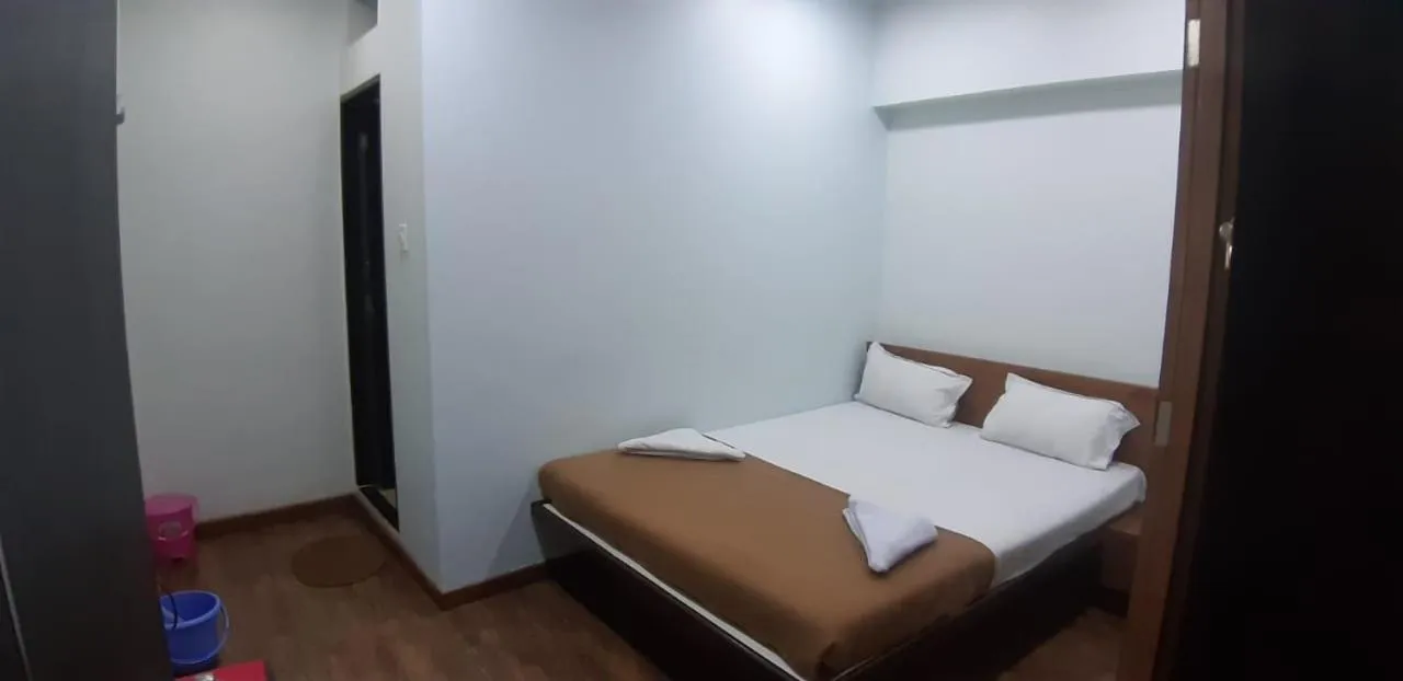 Family, Bed in Rajhuns Deluxe Lodging