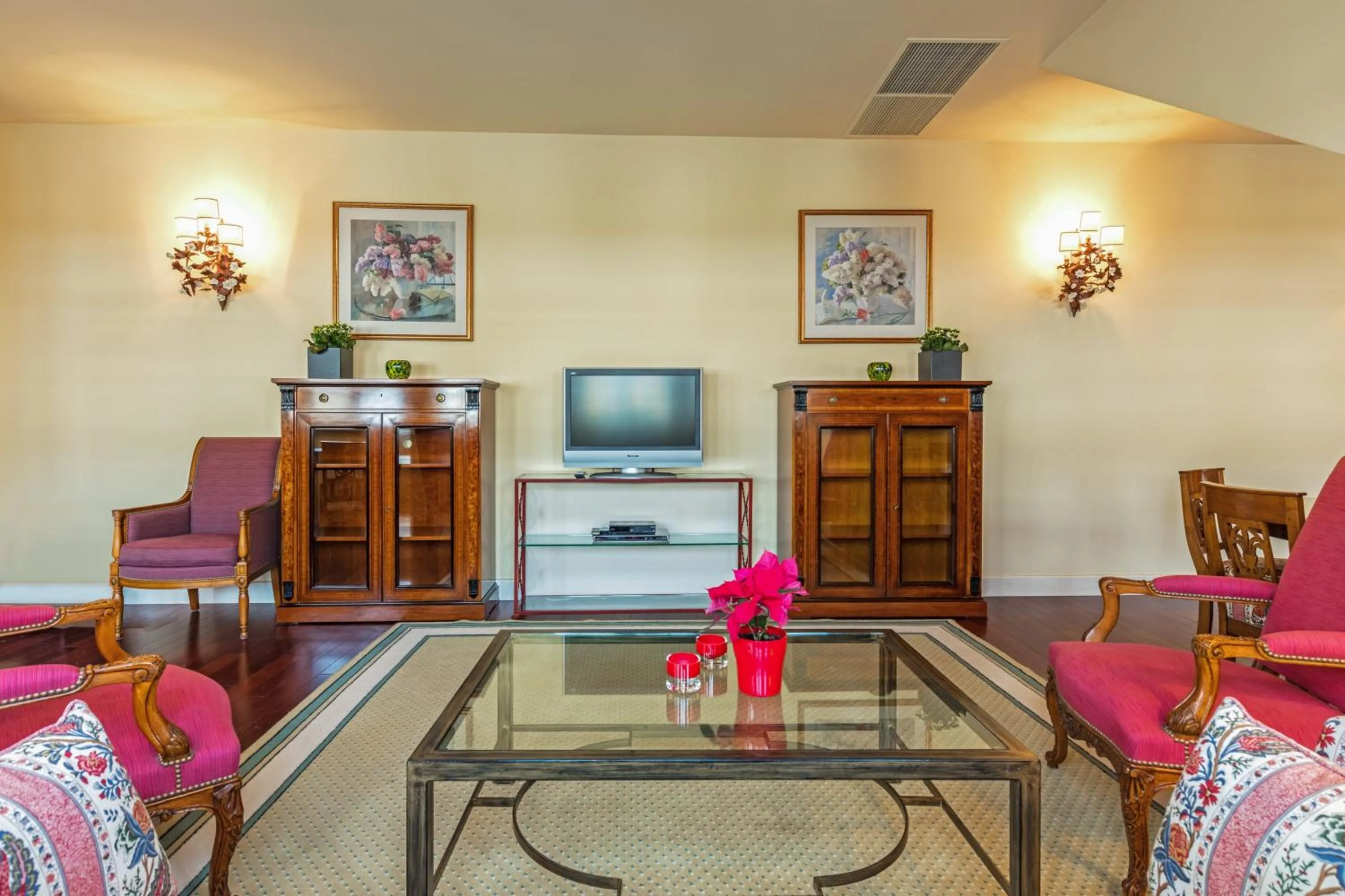 Photo of the whole room in Stikliai Palace Residence