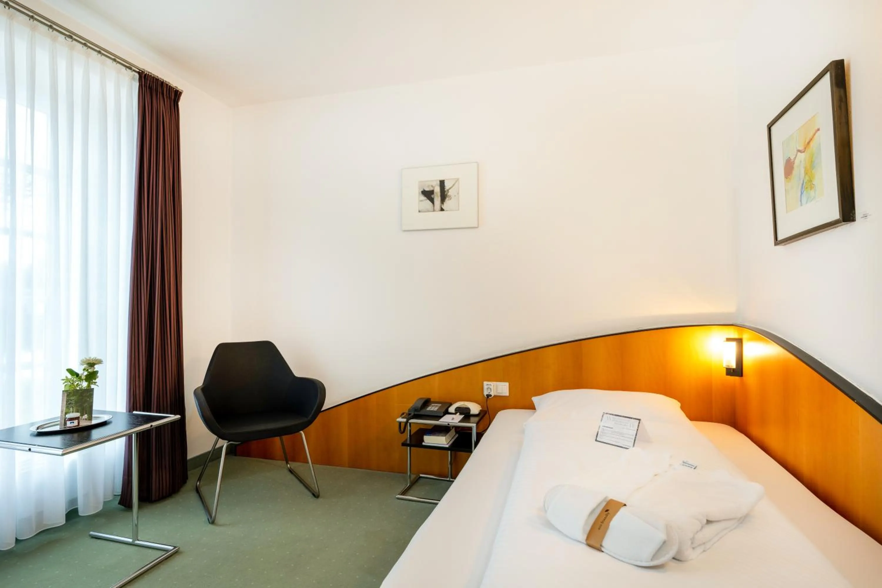 Photo of the whole room, Bed in Schloss Lautrach