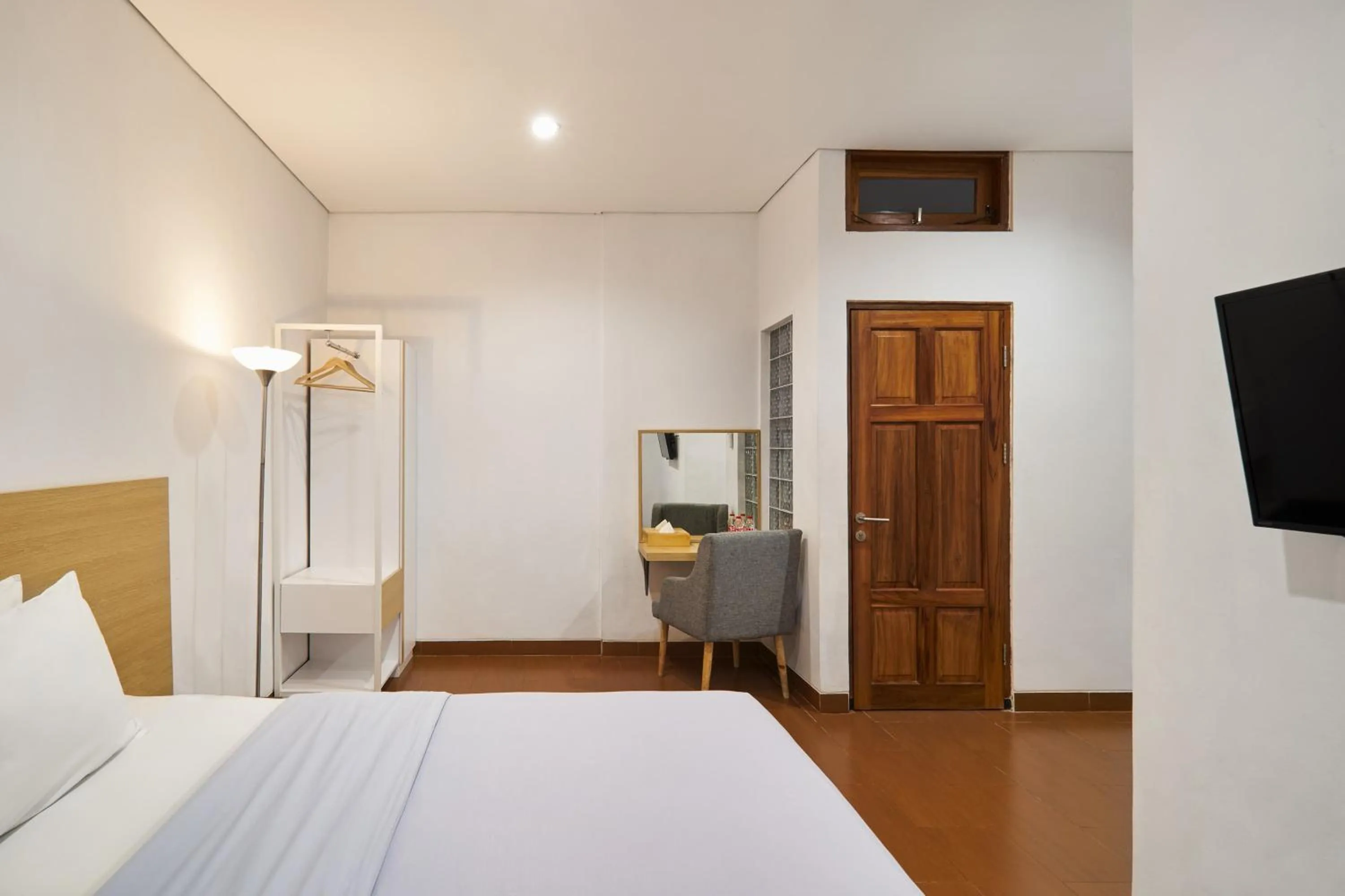 Bedroom, Bed in Kamala House