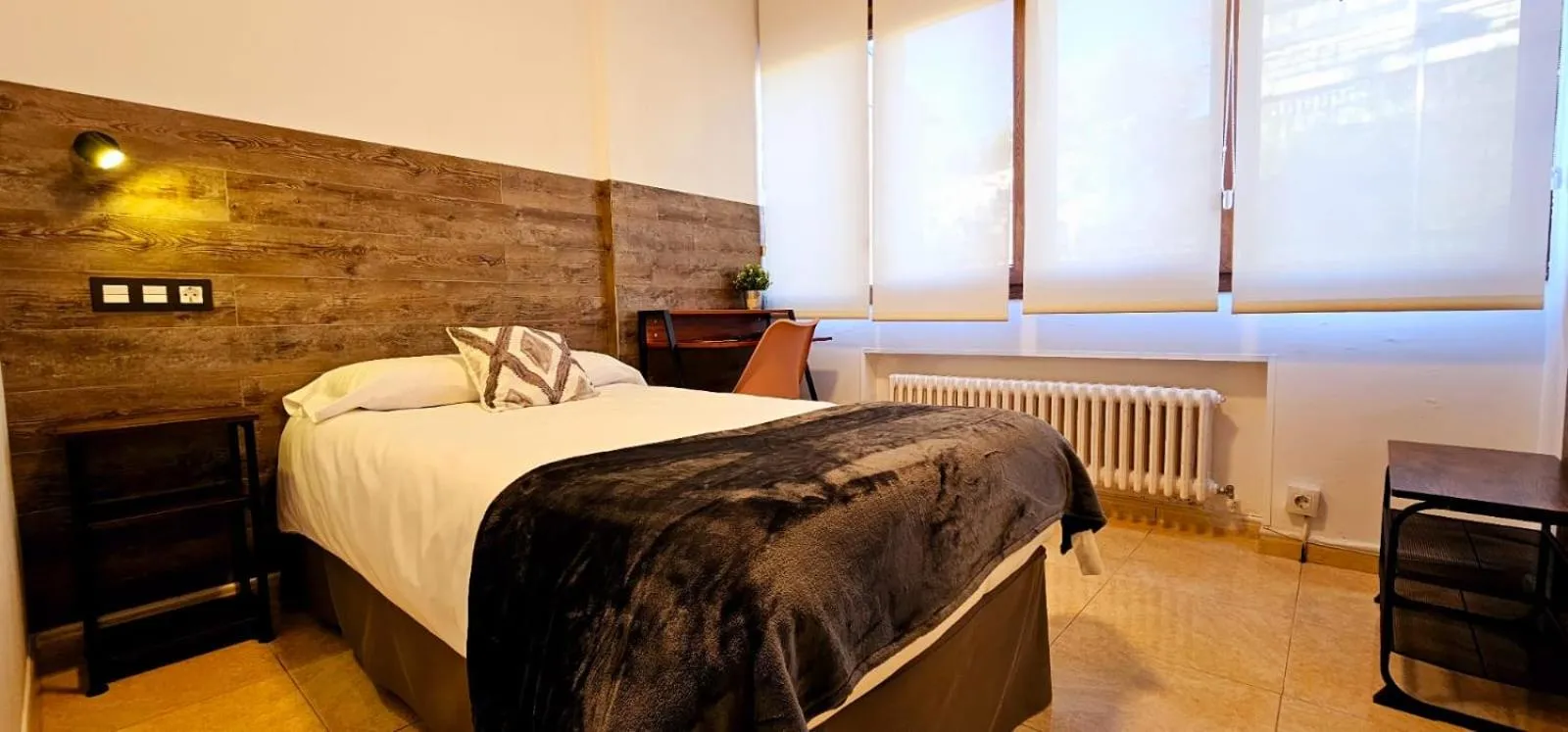 Bed in Hotel Artxanda Bilbao, Parking Gratuito en el Exterior Junto al Hotel