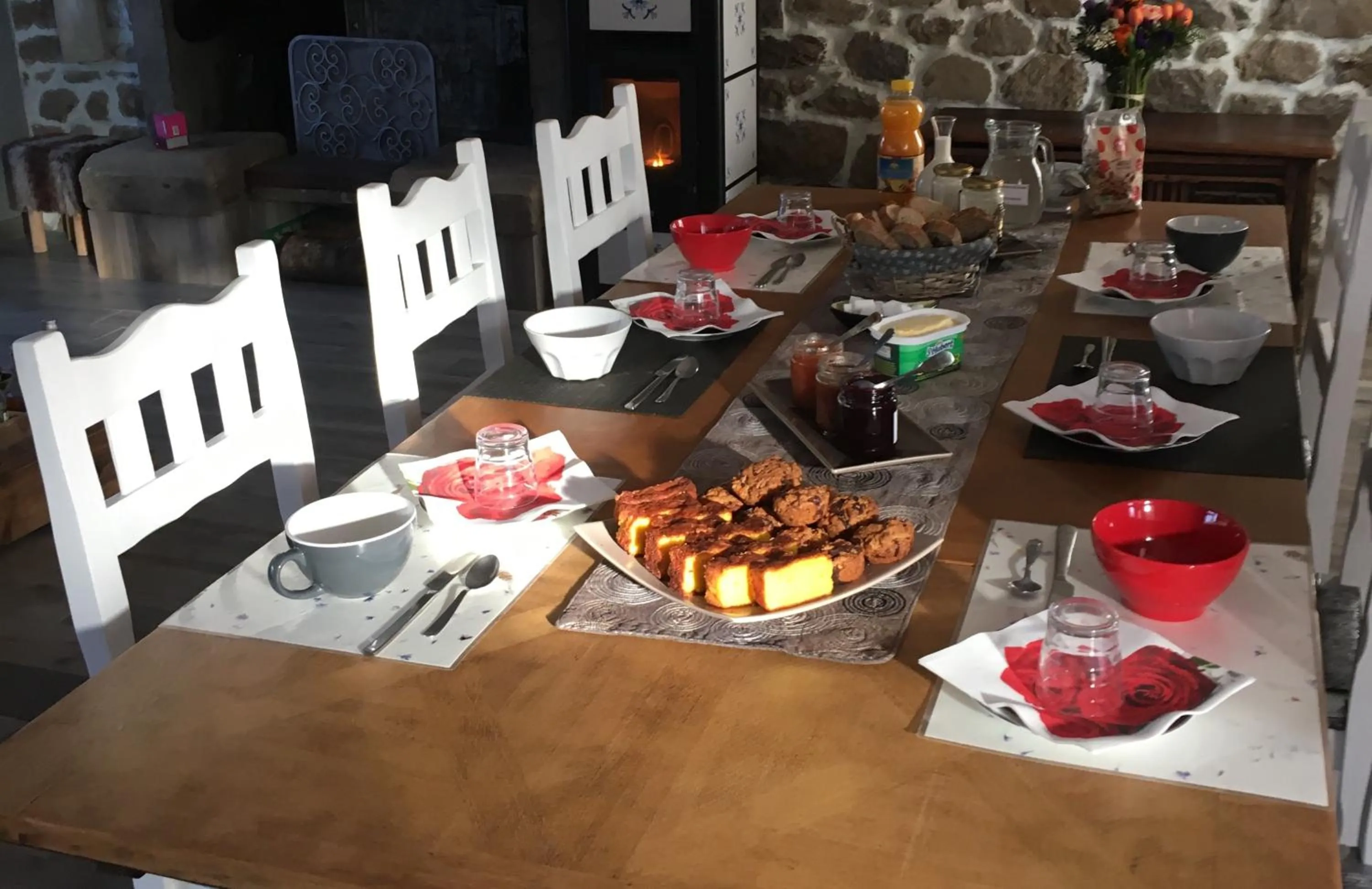 Food and drinks in Chambres d'Hôtes LES VERGERS DE LOUISE