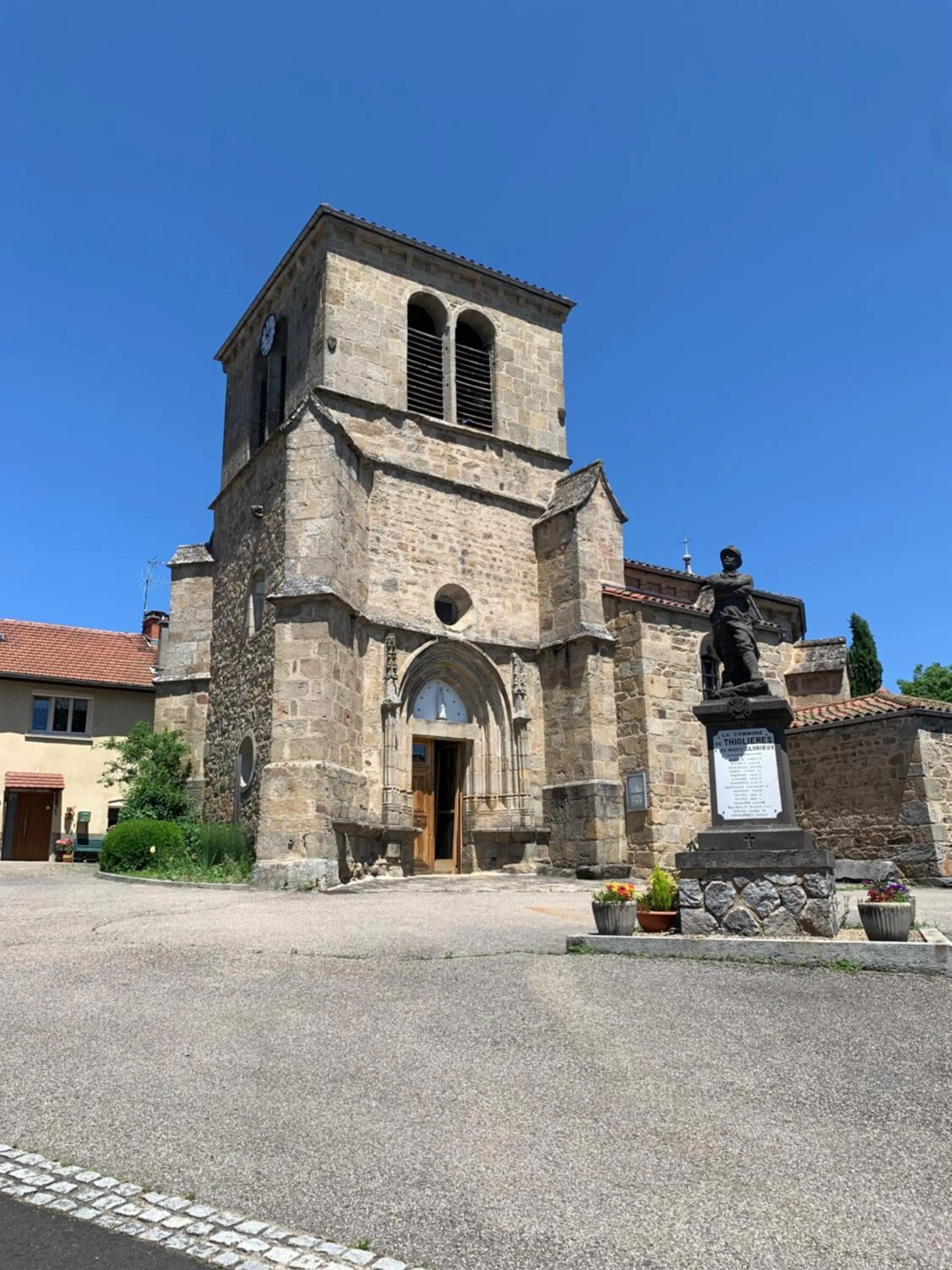 Place of worship in Chambres d'Hôtes LES VERGERS DE LOUISE