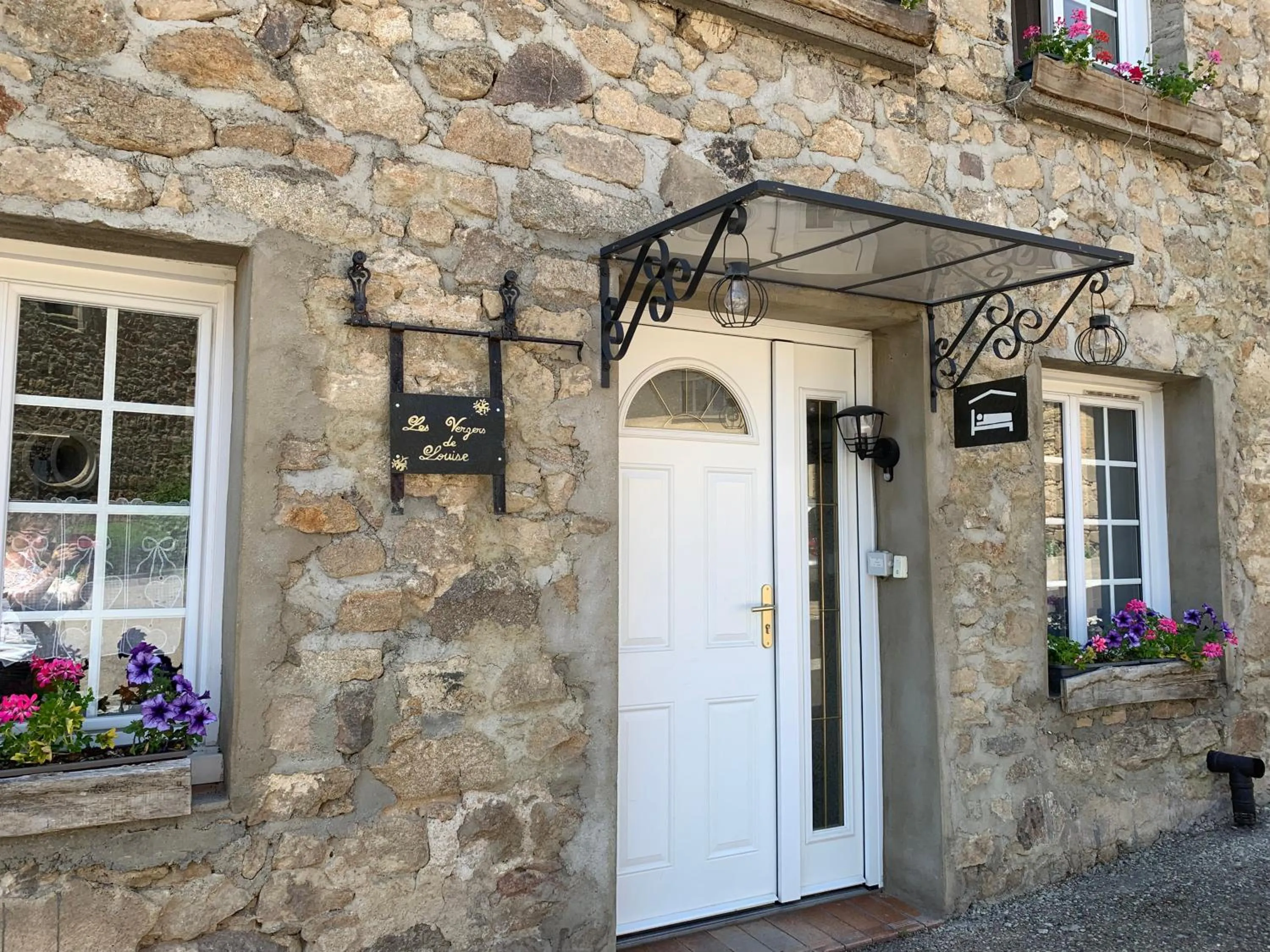 Property building in Chambres d'Hôtes LES VERGERS DE LOUISE