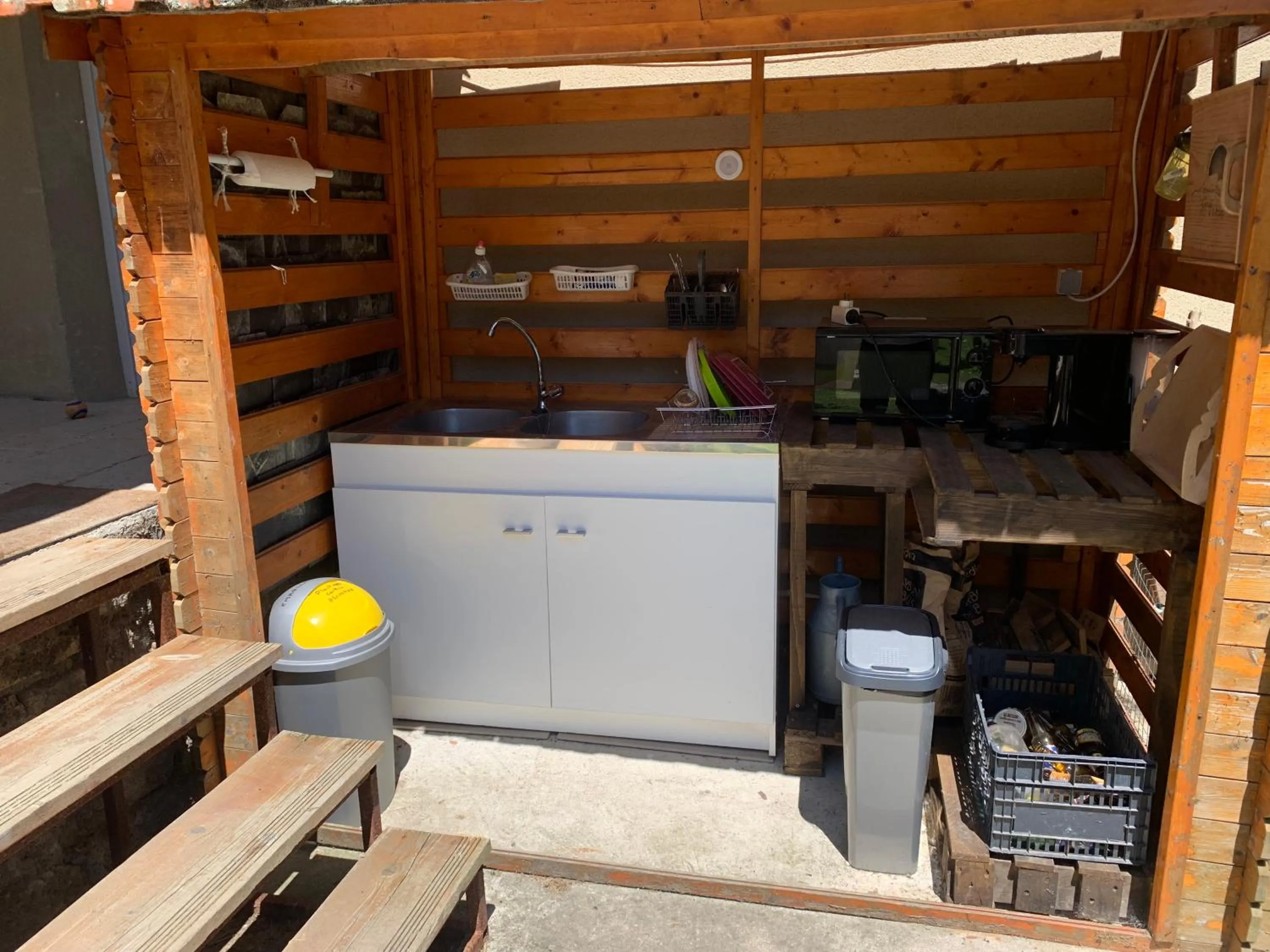 Kitchen or kitchenette in Chambres d'Hôtes LES VERGERS DE LOUISE