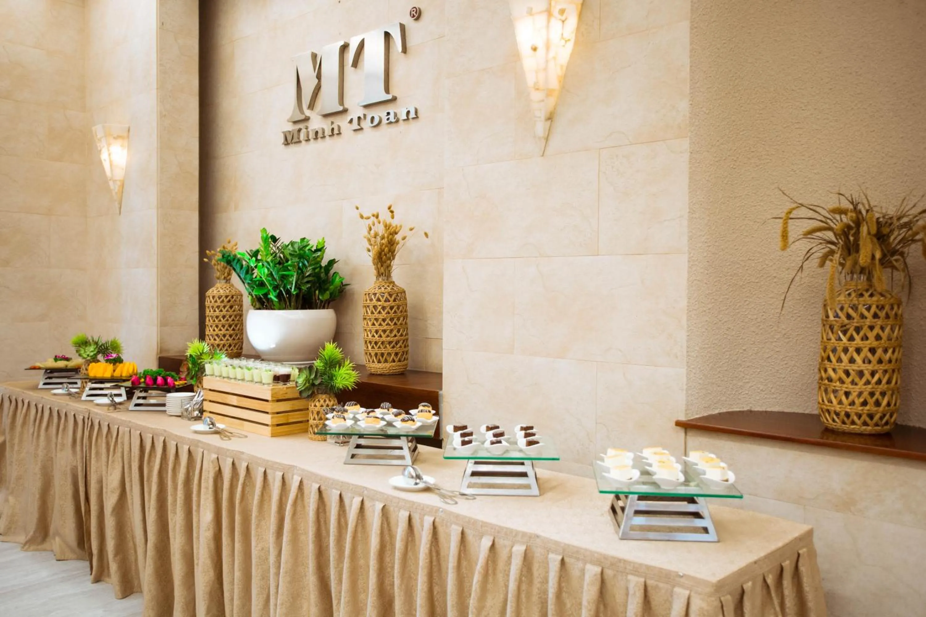 Food and drinks in Minh Toan Athena Hotel