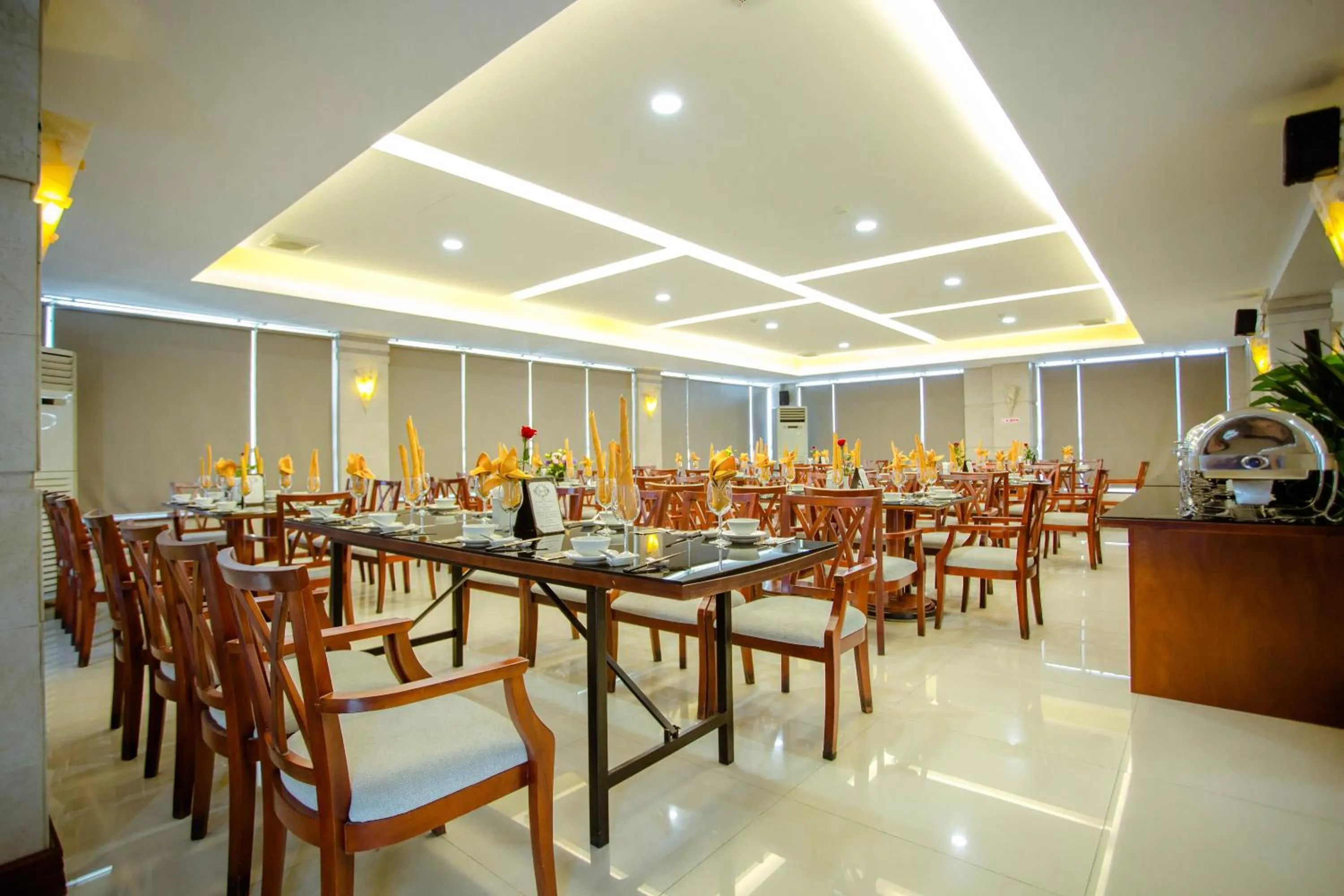 Restaurant/places to eat in Minh Toan Athena Hotel