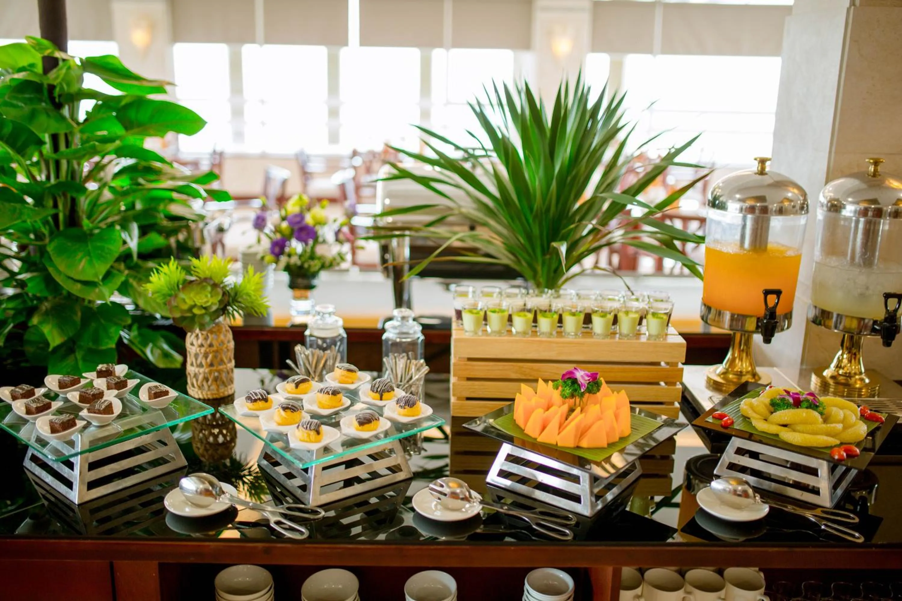 Restaurant/places to eat in Minh Toan Athena Hotel