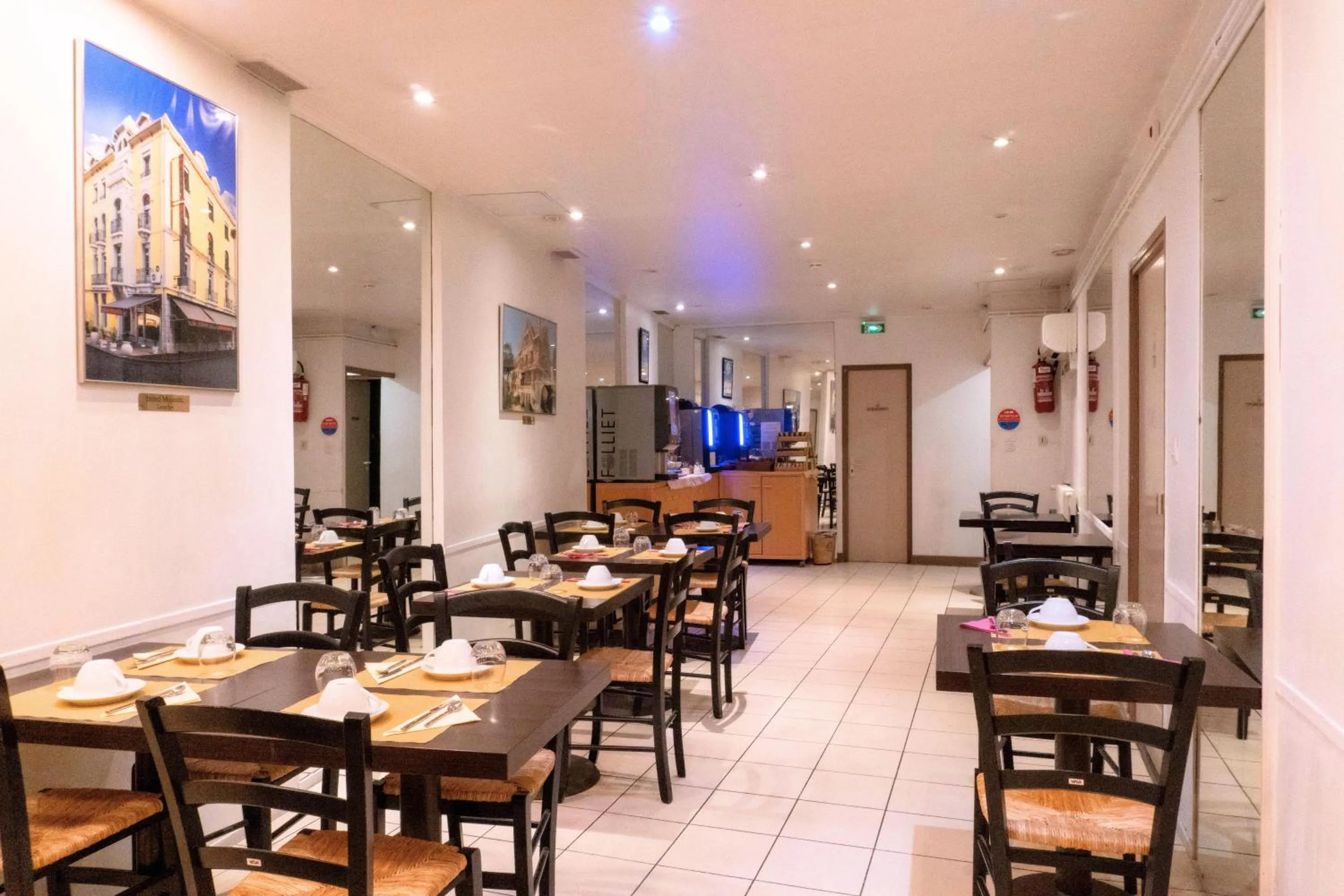 Breakfast in Hotel Ours Blanc - Victor Hugo