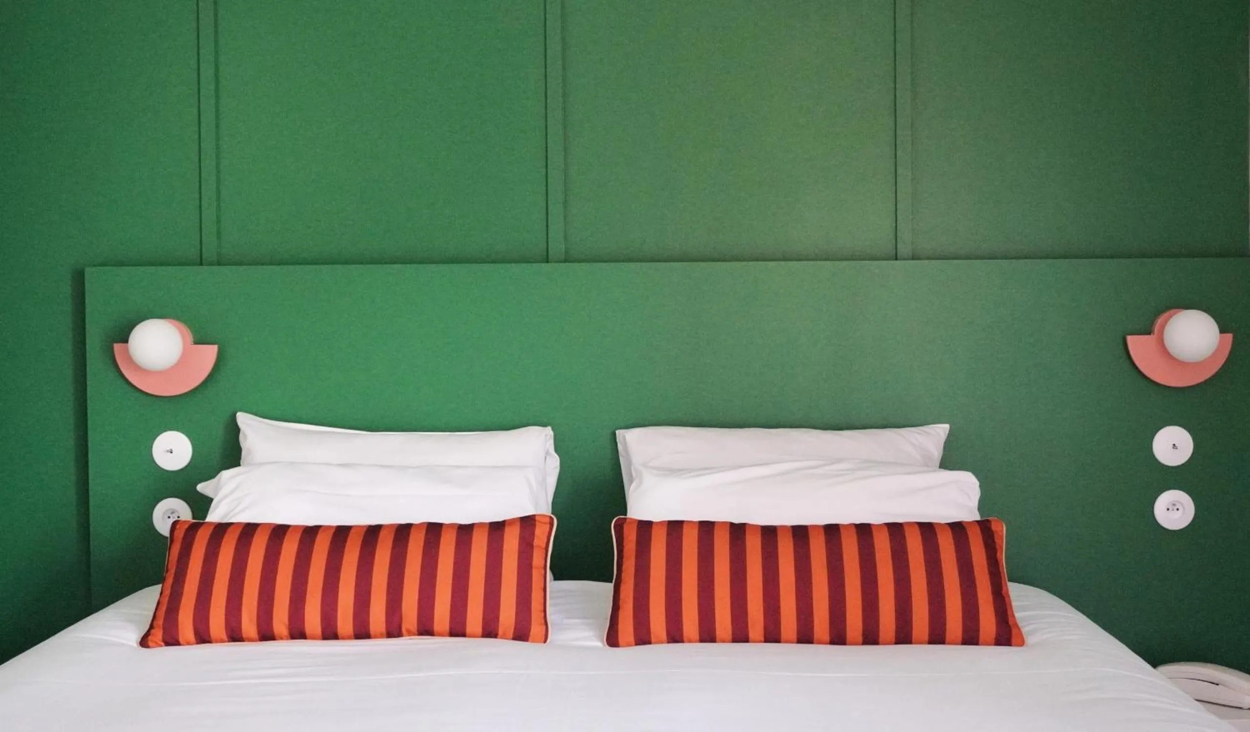 Bed in Hotel Ours Blanc - Victor Hugo