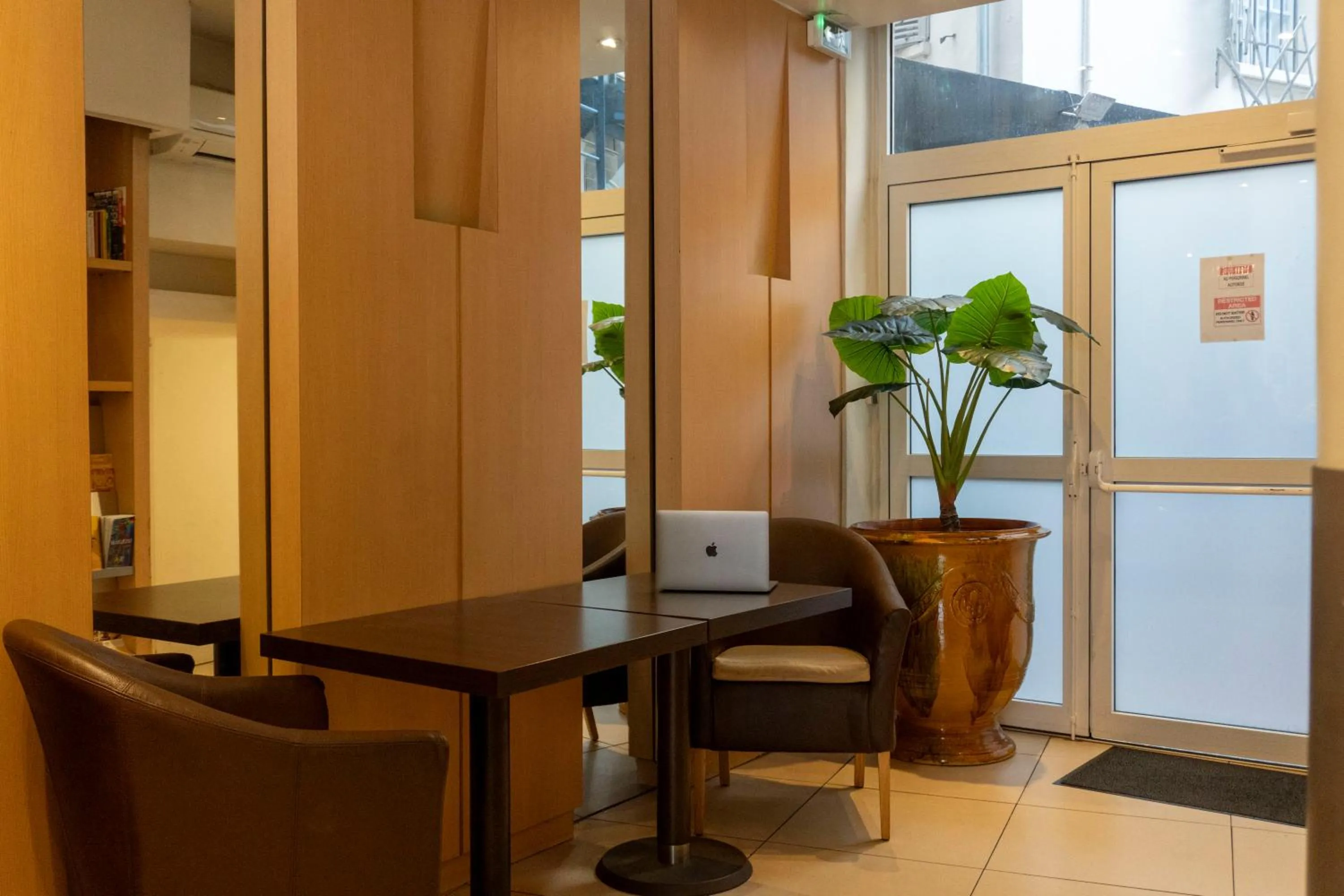 Lobby or reception in Hotel Ours Blanc - Victor Hugo