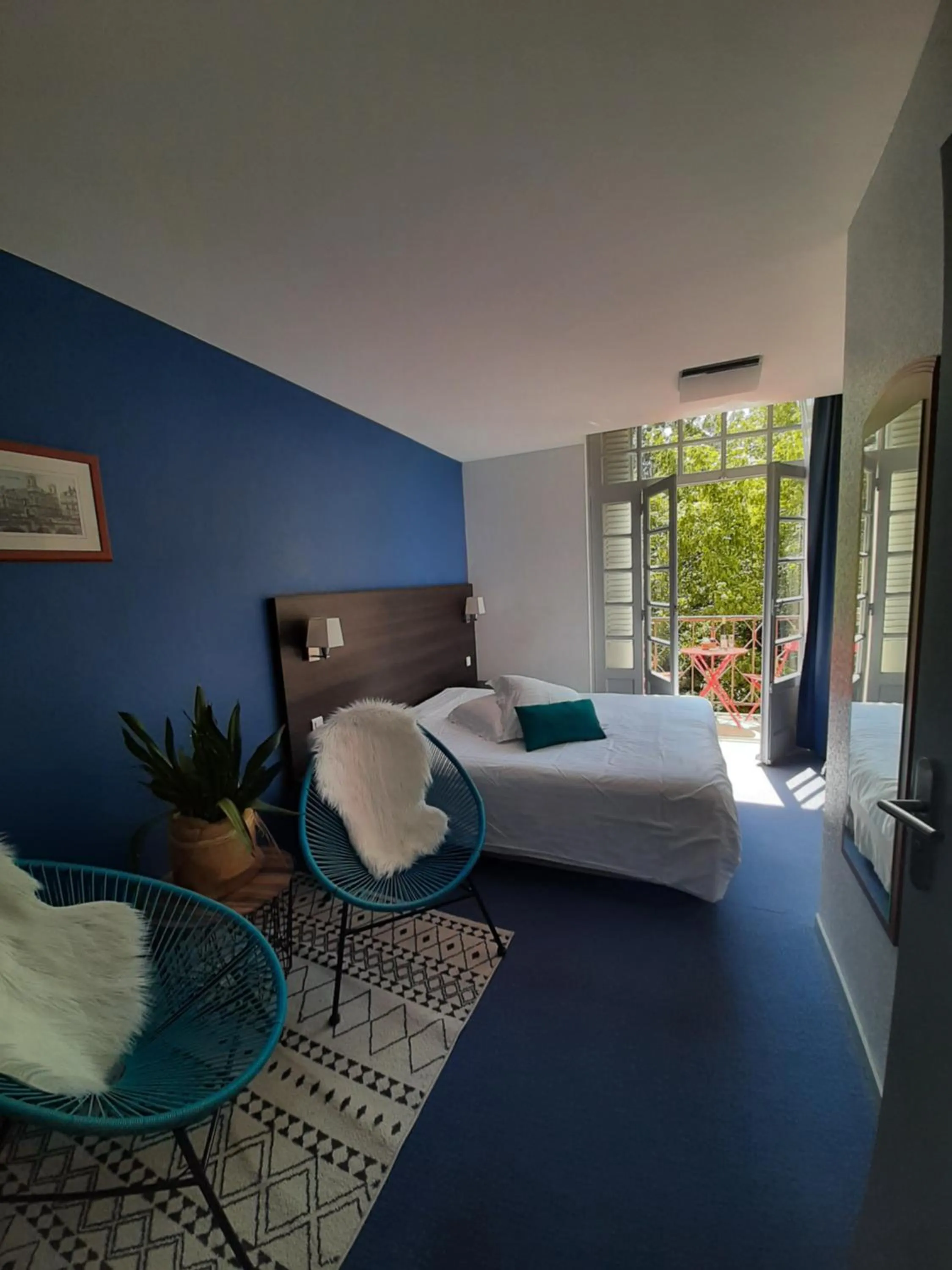 Photo of the whole room, Bed in Hotel Régina