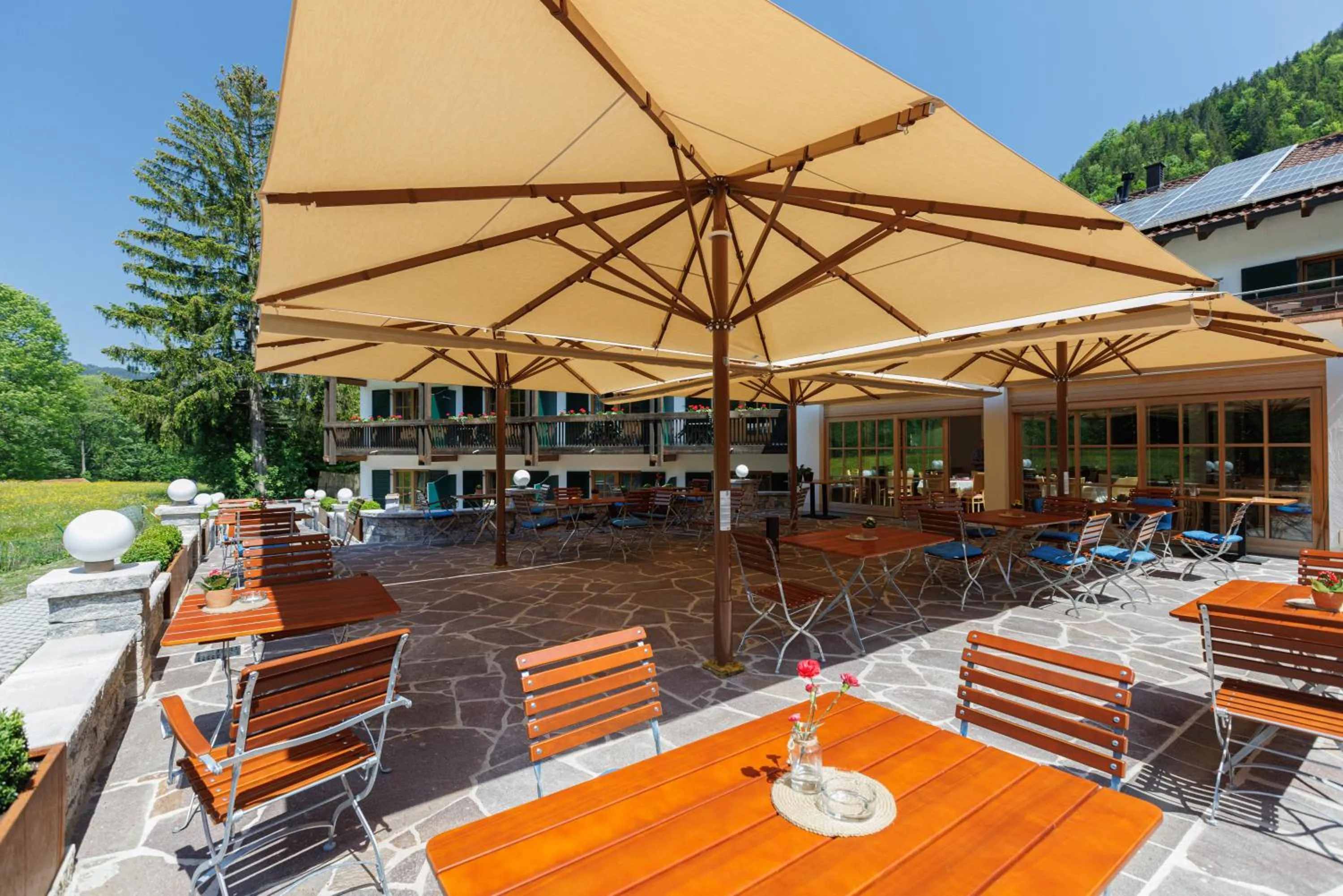 Restaurant/places to eat in Alphotel Ettal