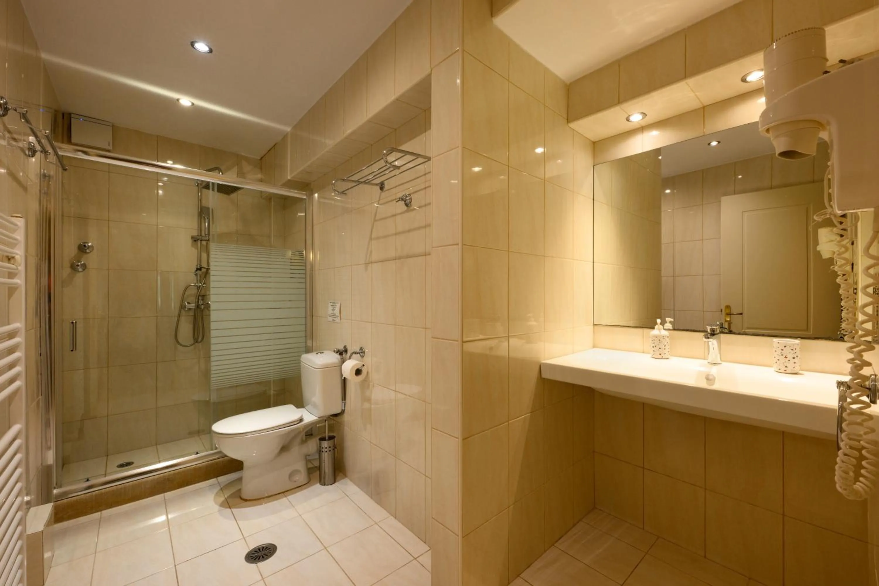 Shower in Isabella Country House