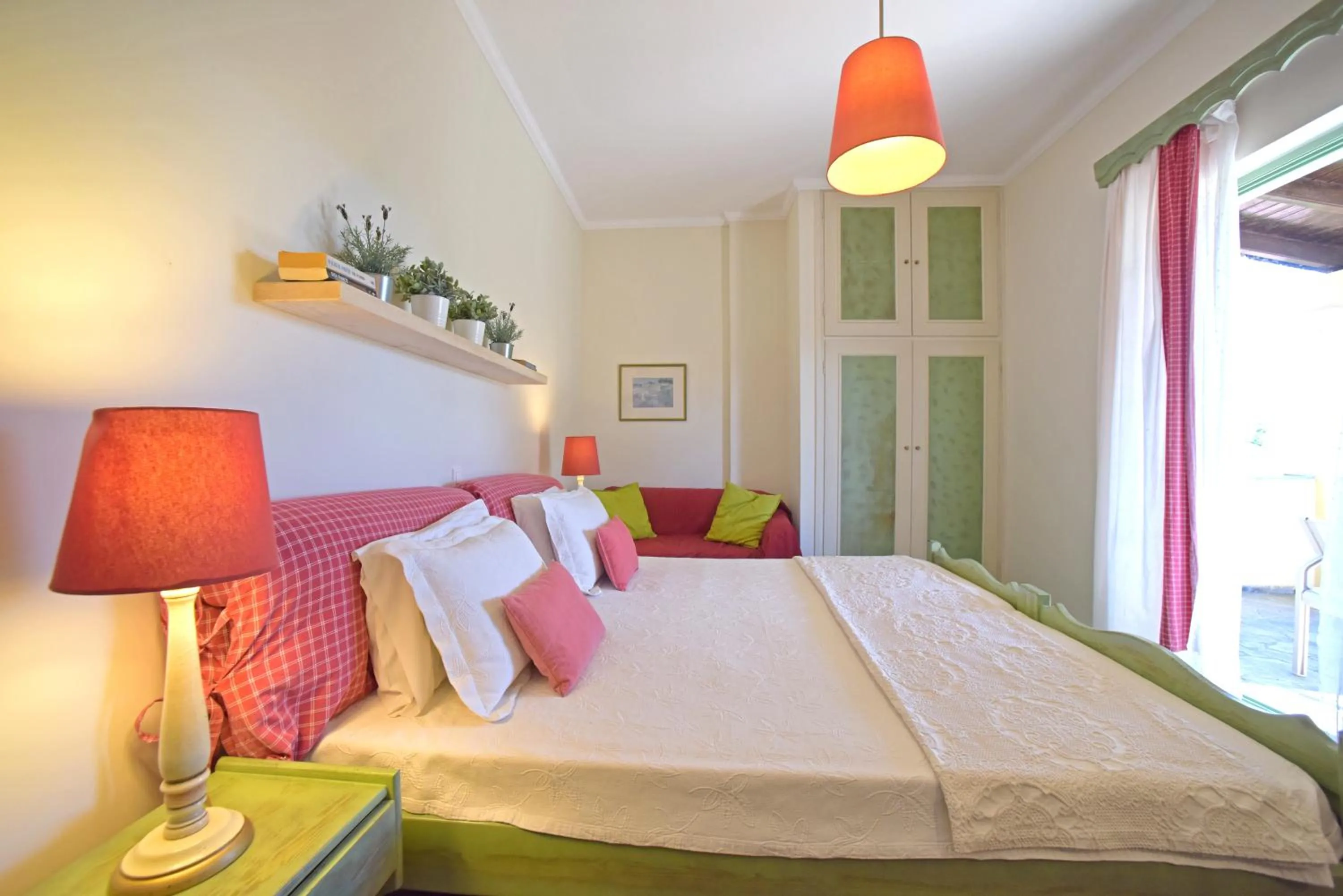 Bedroom, Bed in Isabella Country House