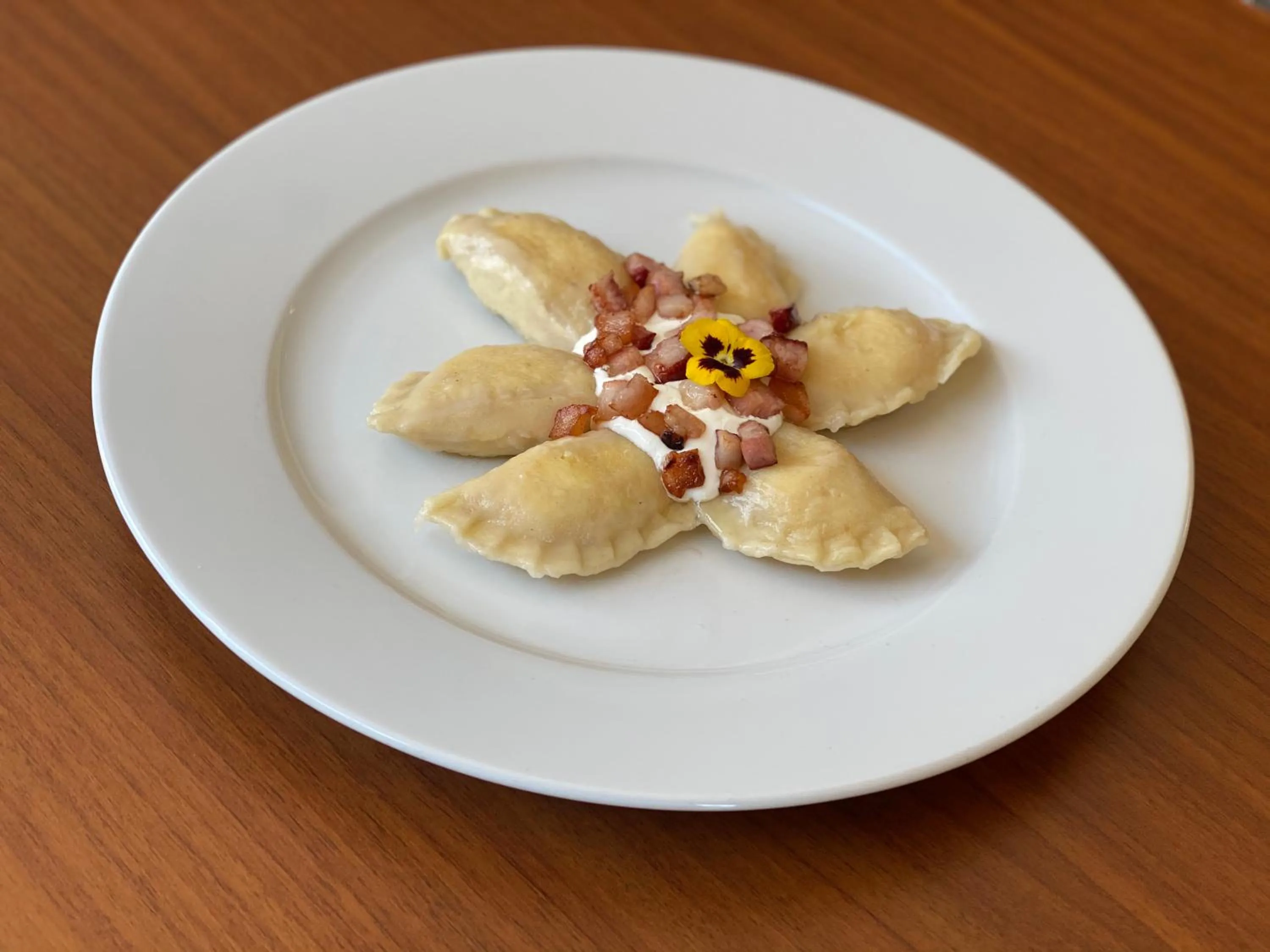 Food and drinks in Hotel Eminent