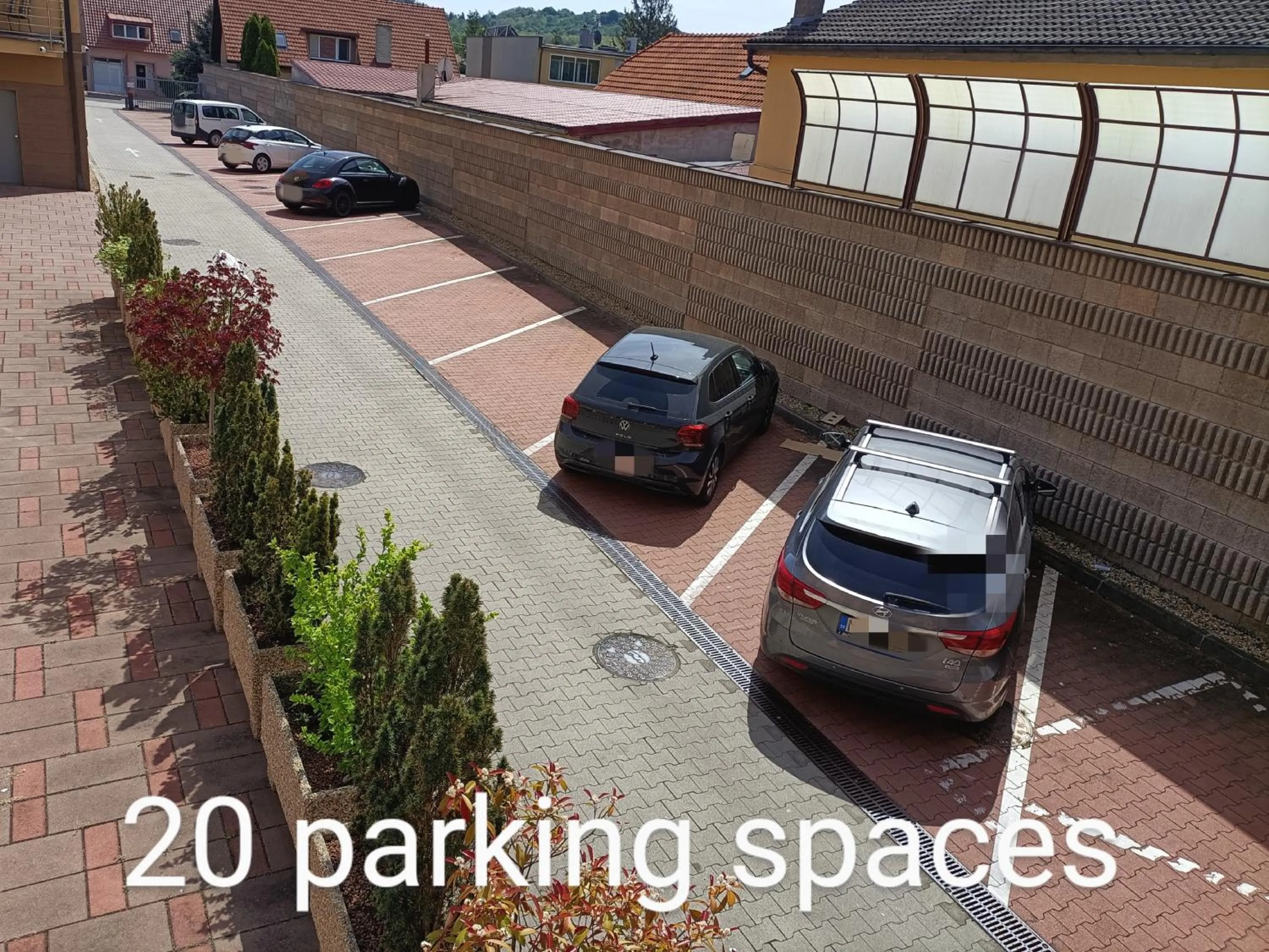 Parking in Hotel Eminent