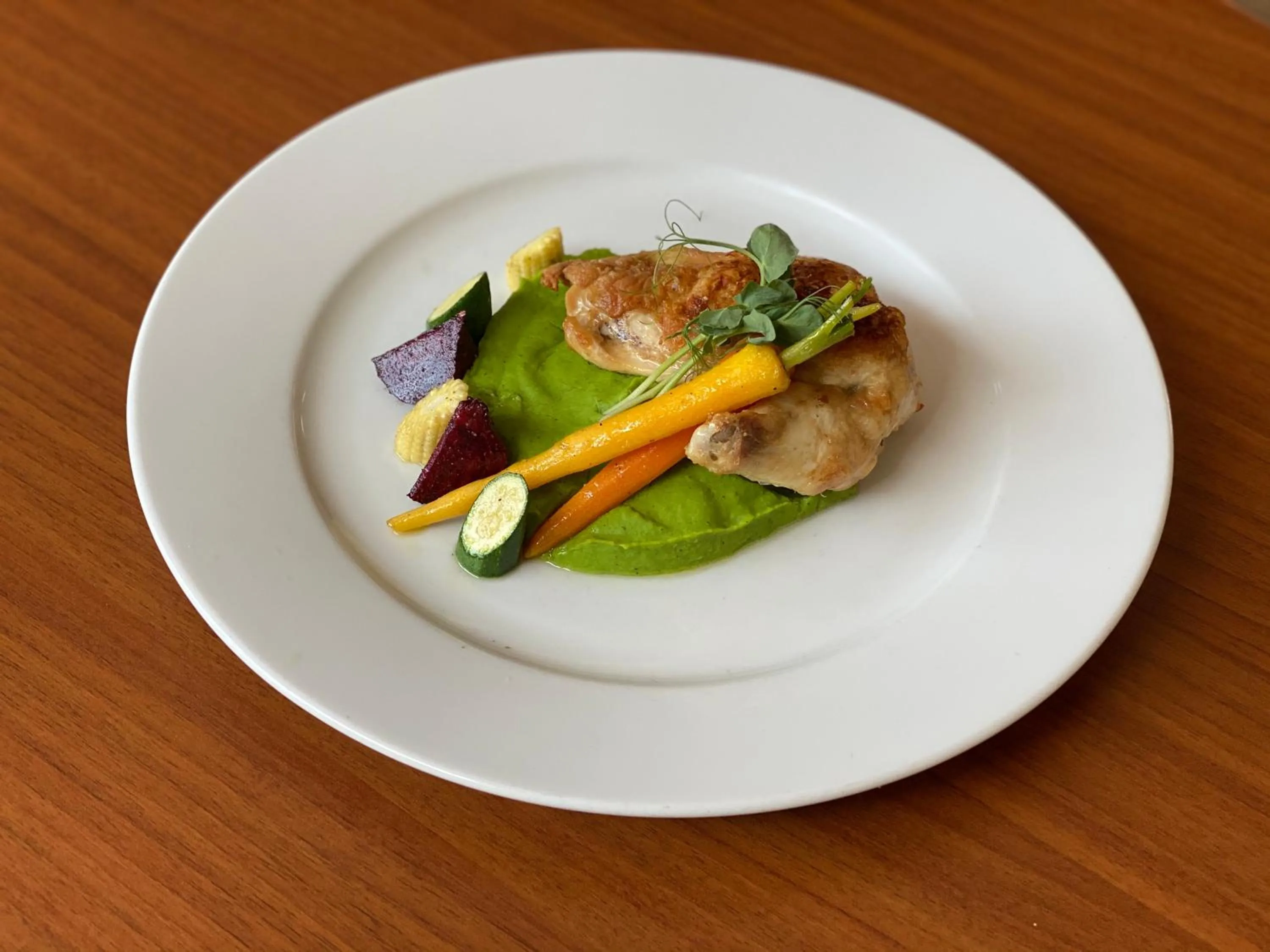 Food and drinks in Hotel Eminent