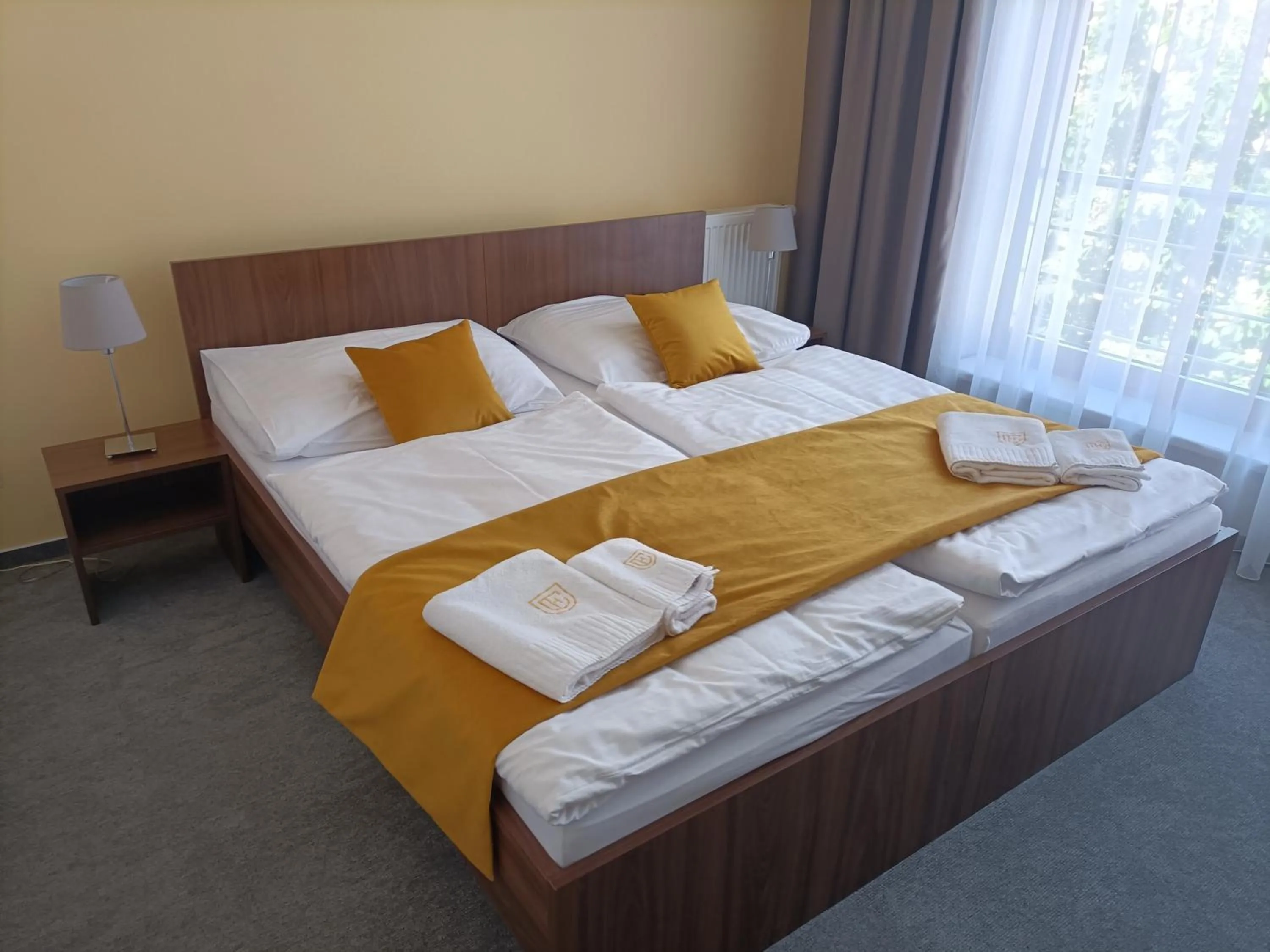 Bedroom, Bed in Hotel Eminent