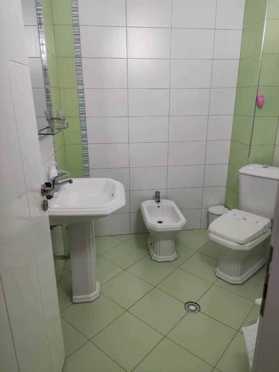 Bathroom in Hotel & Restaurant White City