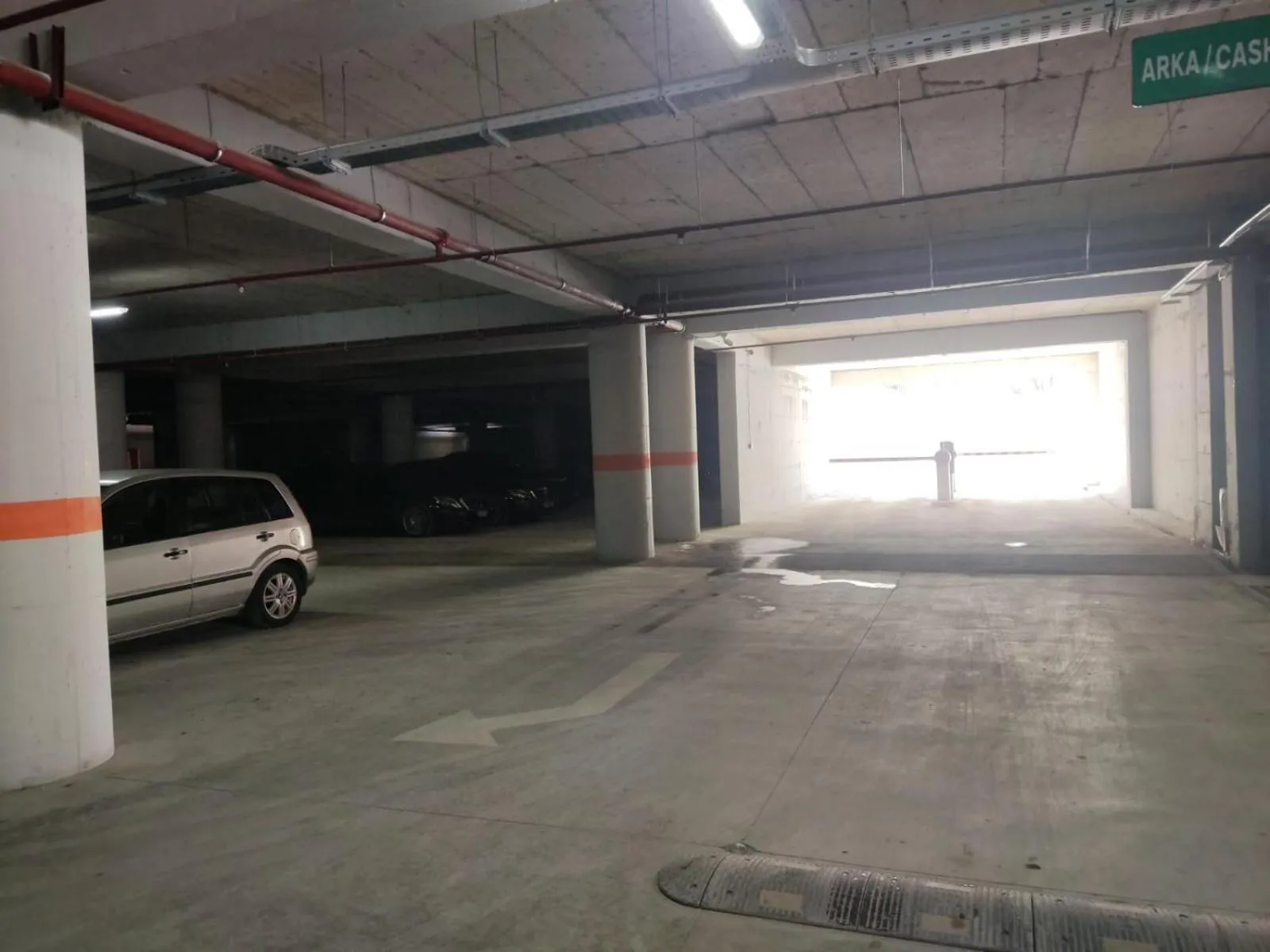 Parking in Hotel & Restaurant White City