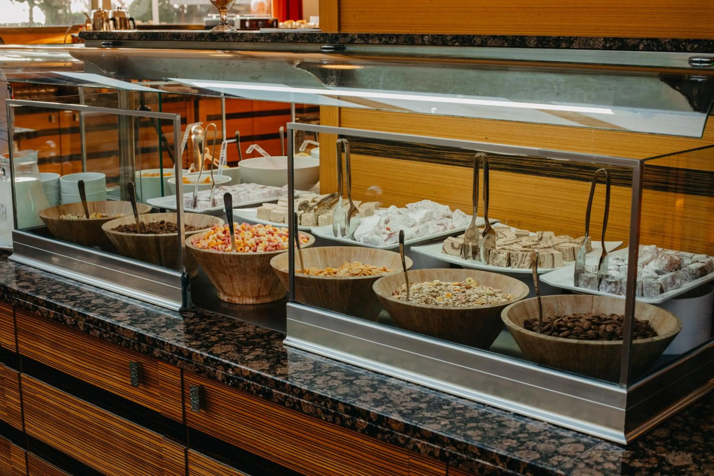 Restaurant/places to eat in Fame Beach Hotel