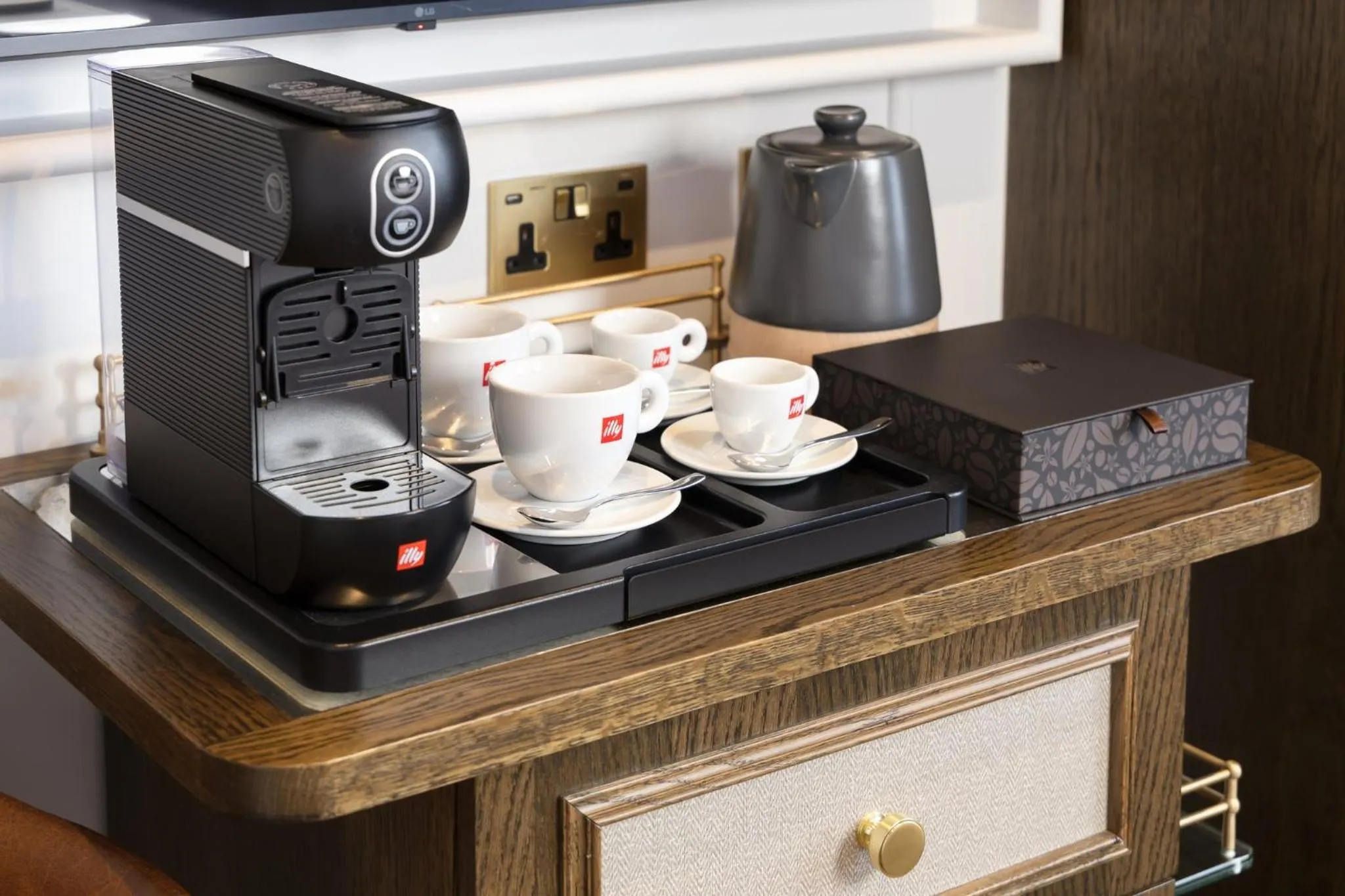 Coffee/tea facilities in The Welbeck Hotel by IHG