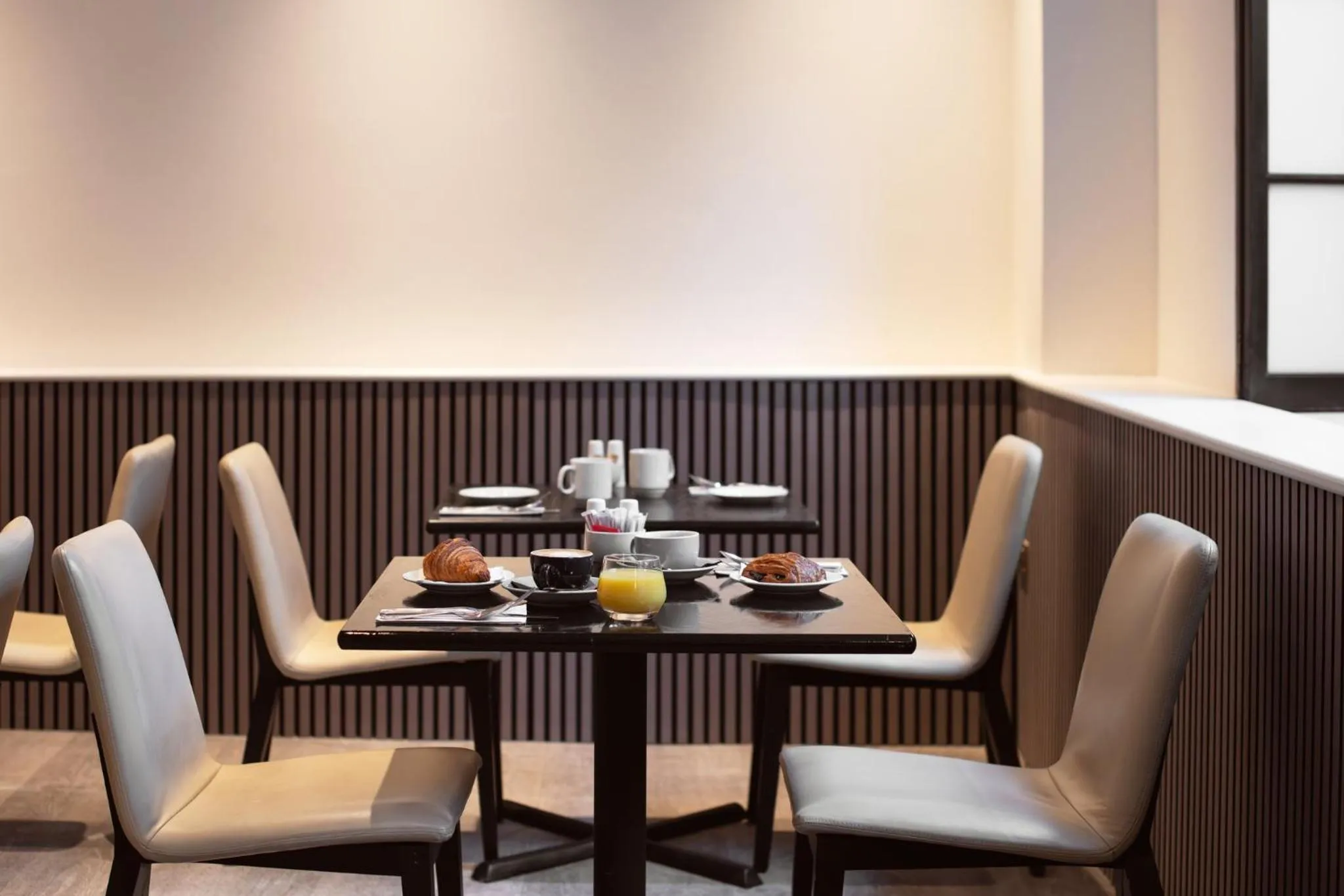 Restaurant/places to eat in The Welbeck Hotel by IHG