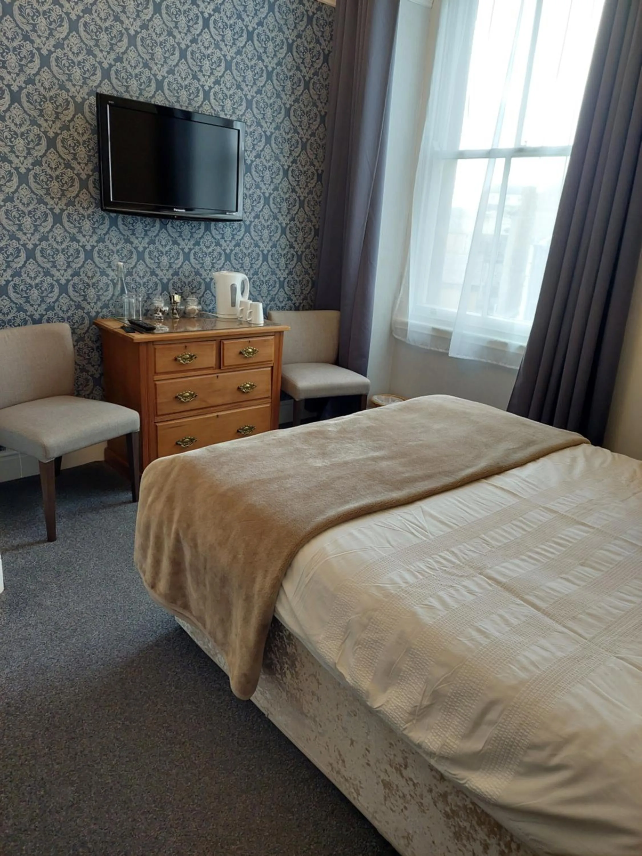 Bedroom, Bed in Branstone Guest House