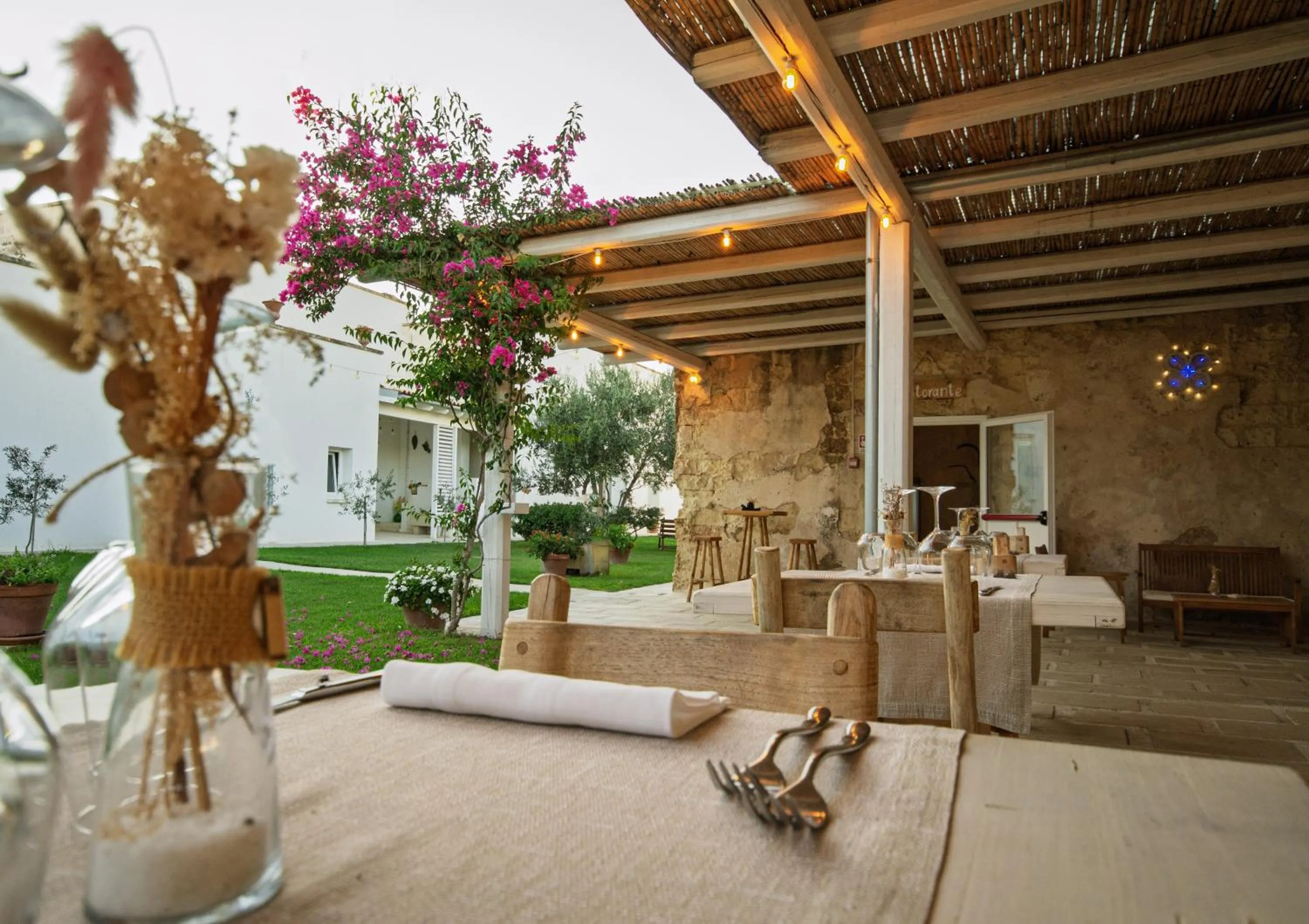 Restaurant/places to eat in Masseria Rauccio