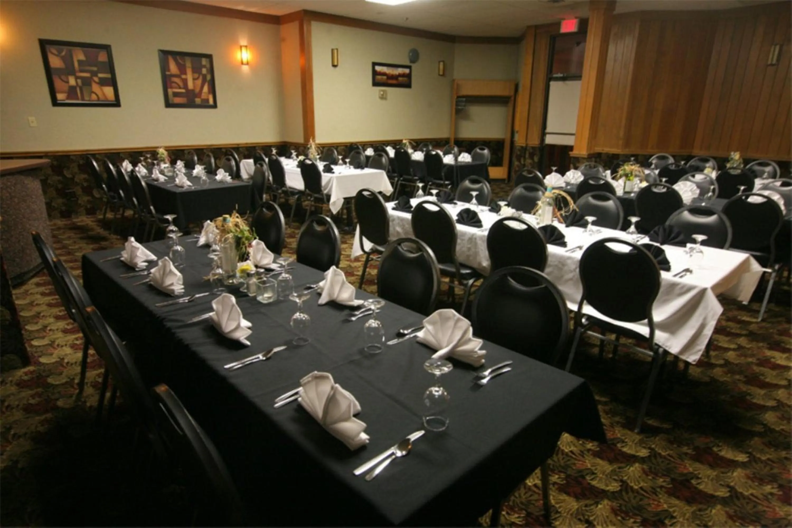 Banquet/Function facilities in Travelodge by Wyndham Brandon