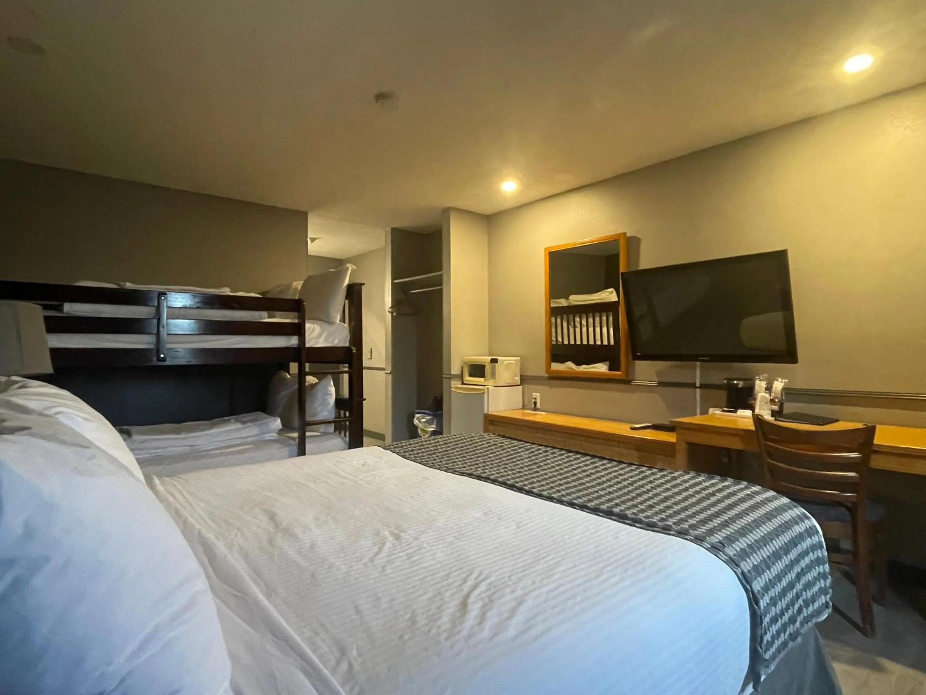 Bed in Travelodge by Wyndham Brandon