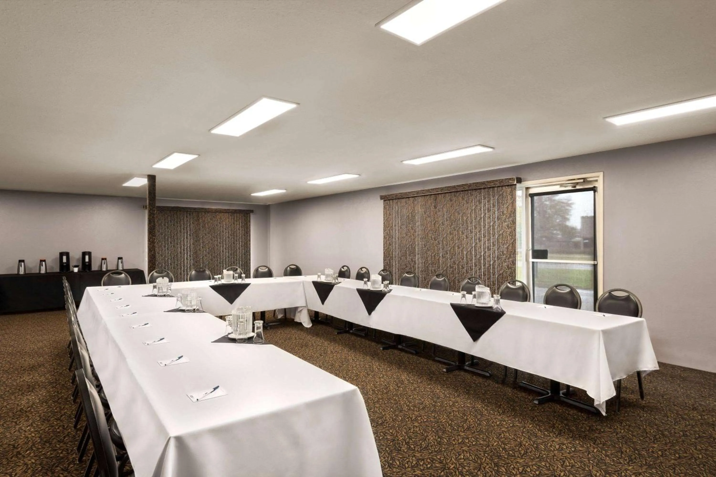 Meeting/conference room in Travelodge by Wyndham Brandon