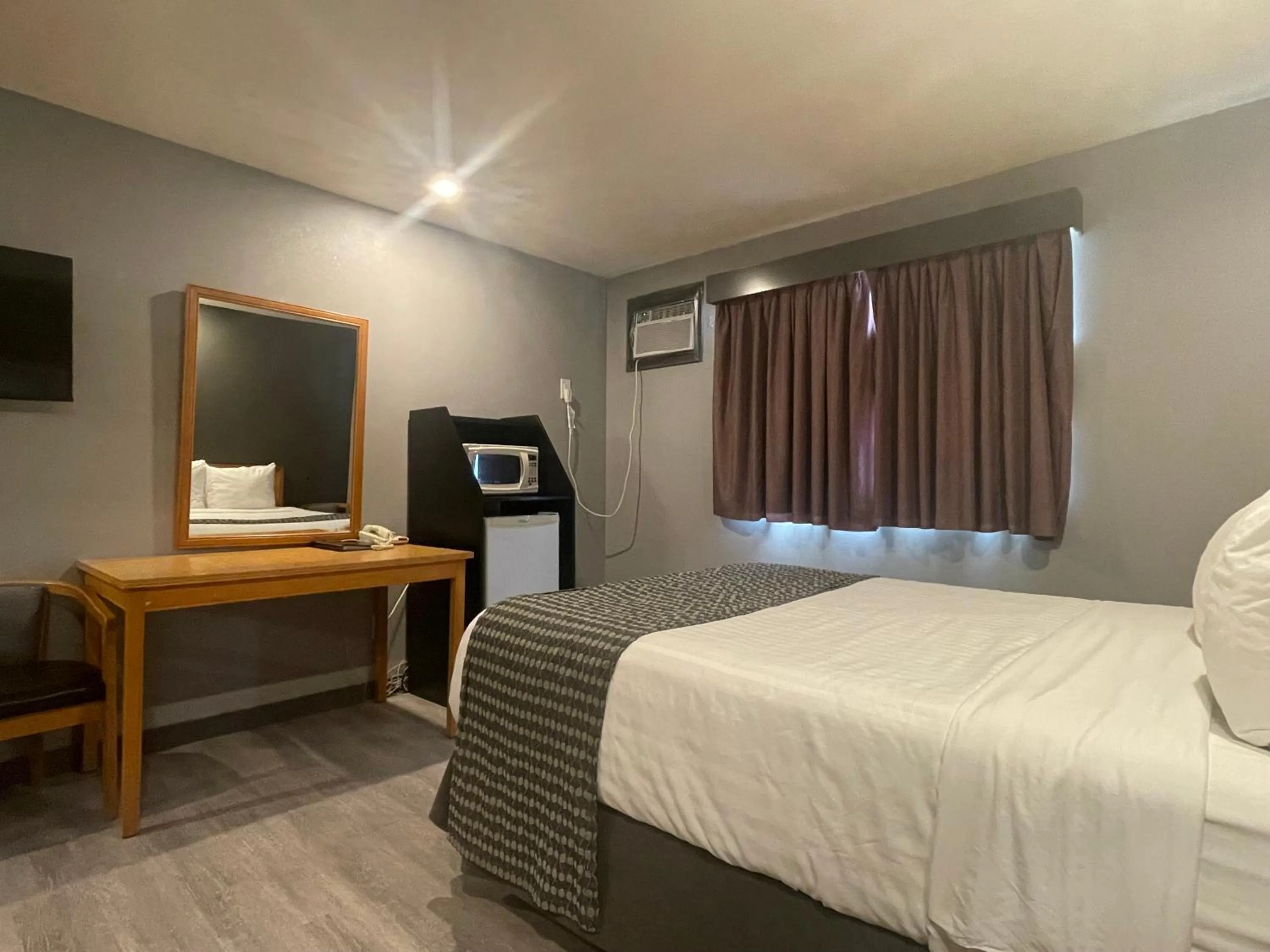 Bed in Travelodge by Wyndham Brandon