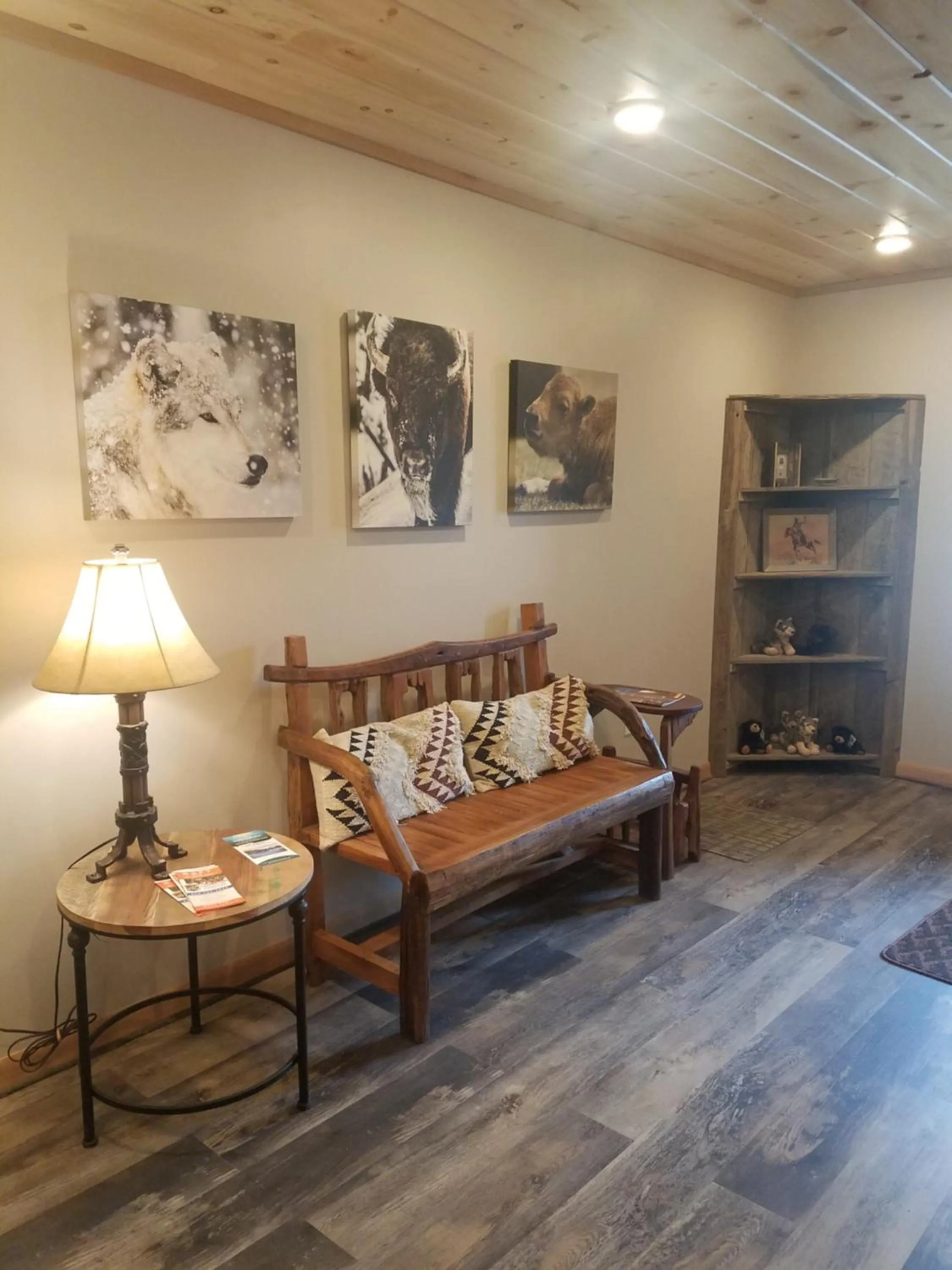 Facade/entrance in 406 Lodge at Yellowstone