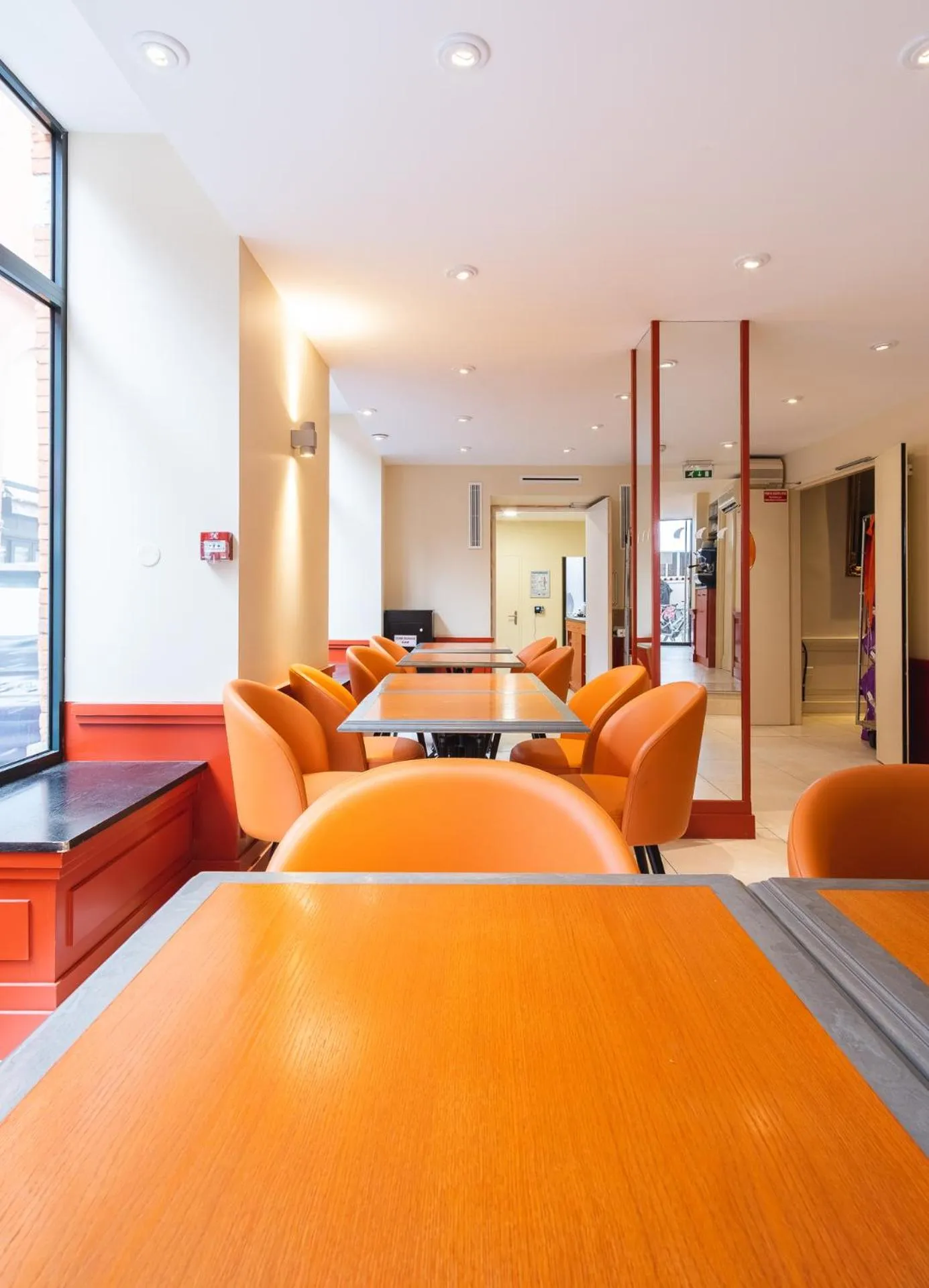 Restaurant/places to eat in Hôtel Ours Blanc - Centre