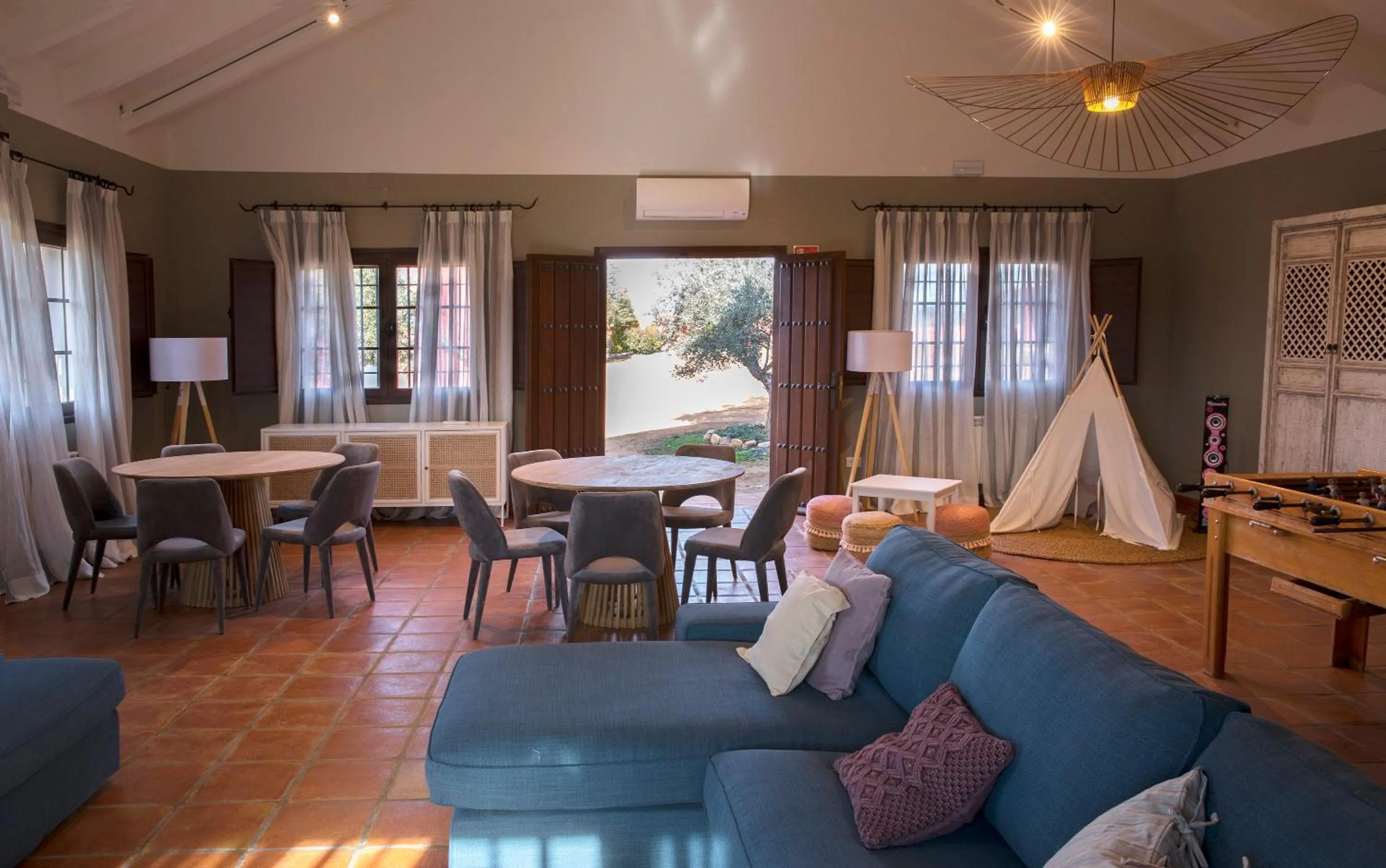 Communal lounge/ TV room in Hotel Rural Las Tejuelas