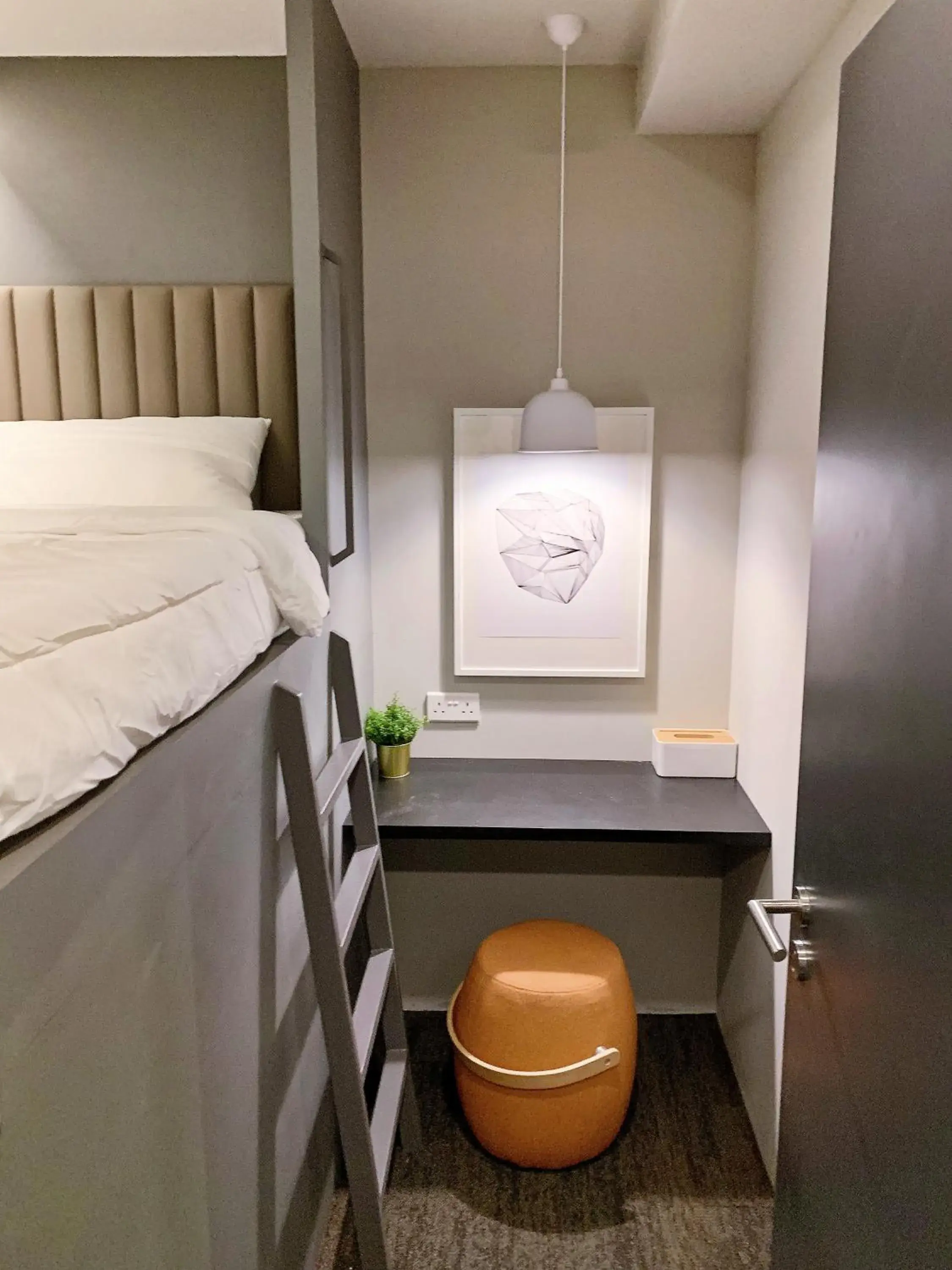 Private Room with Queen Bed in Circular House Private Room with Queen Bed in Circular House