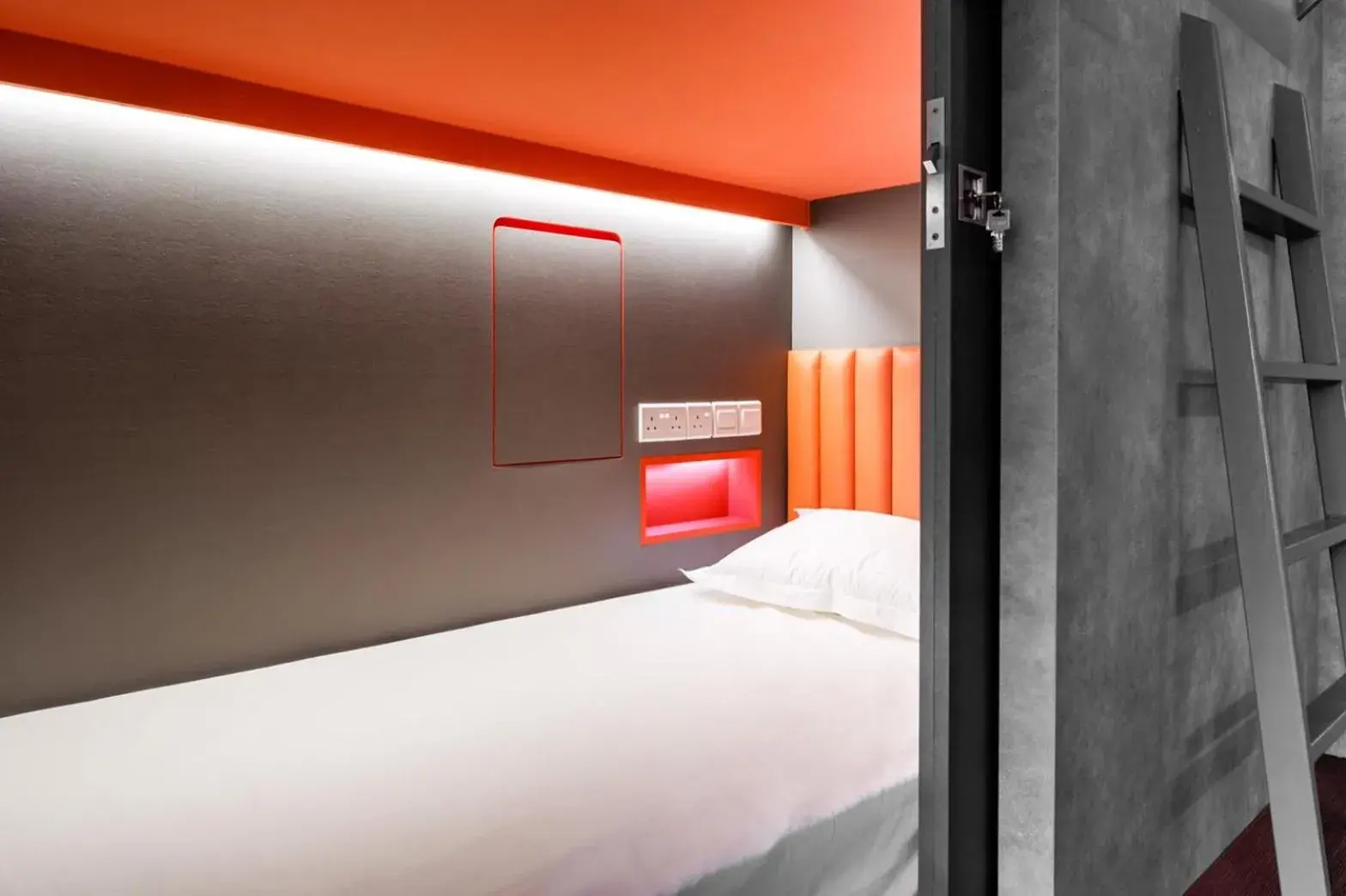 Superior Single Bed in Mixed Dorm in Circular House Superior Single Bed in Mixed Dorm in Circular House