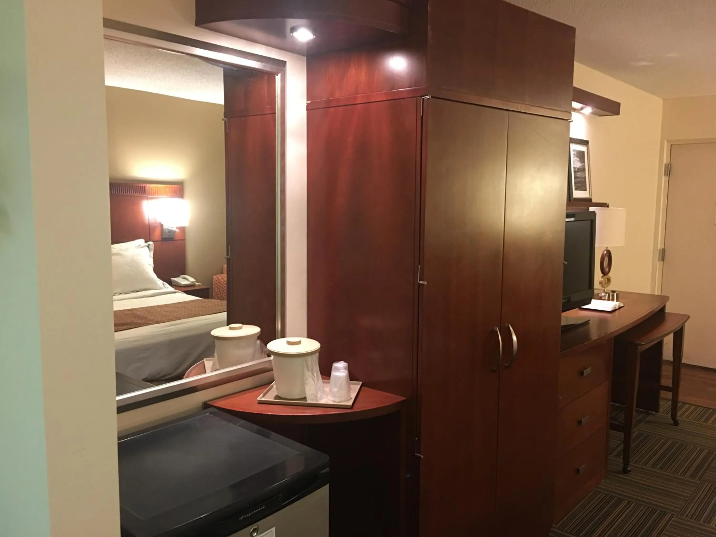 Bedroom, Bed in Nations Inn - West Jefferson