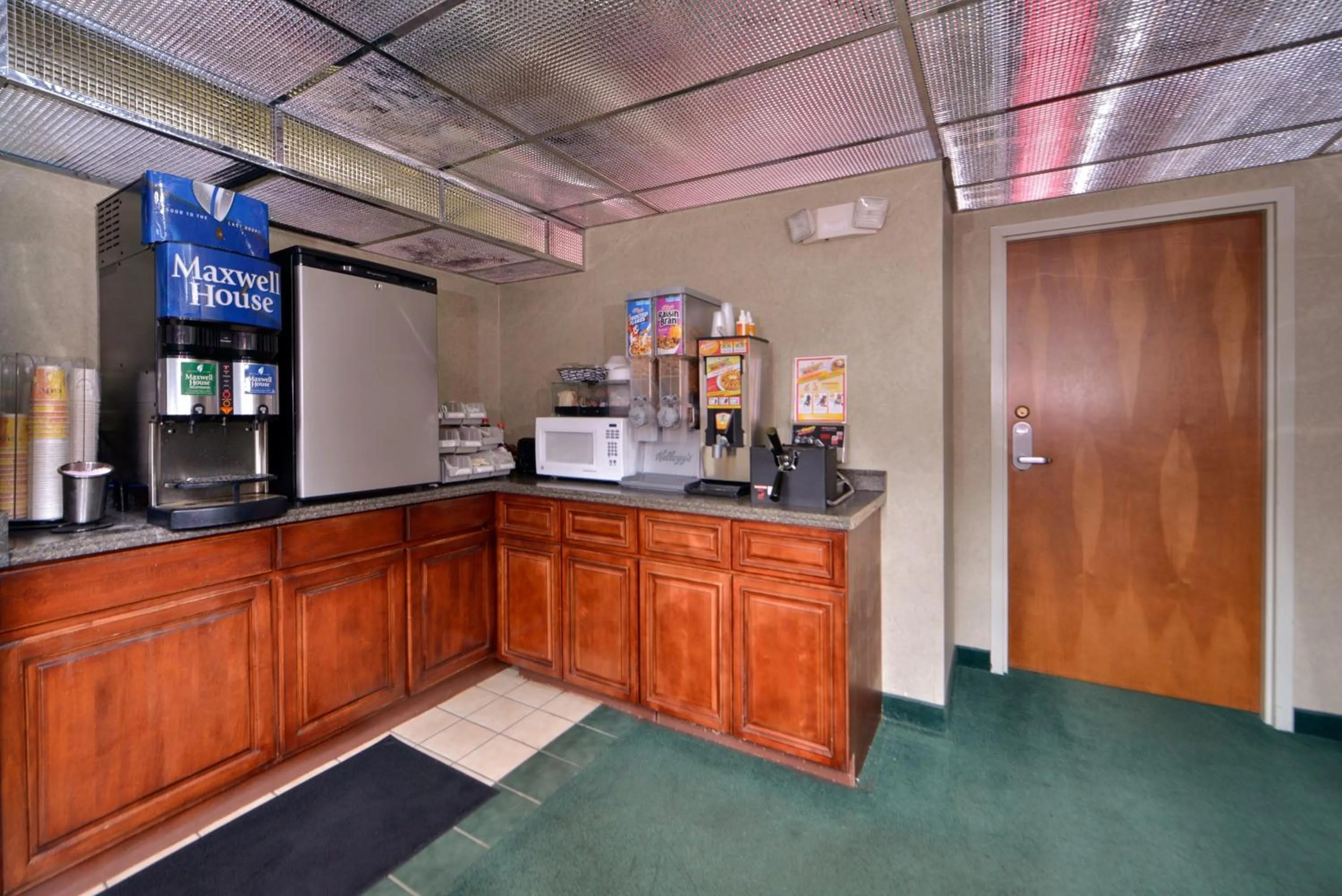 Non alcoholic drinks in Nations Inn - West Jefferson