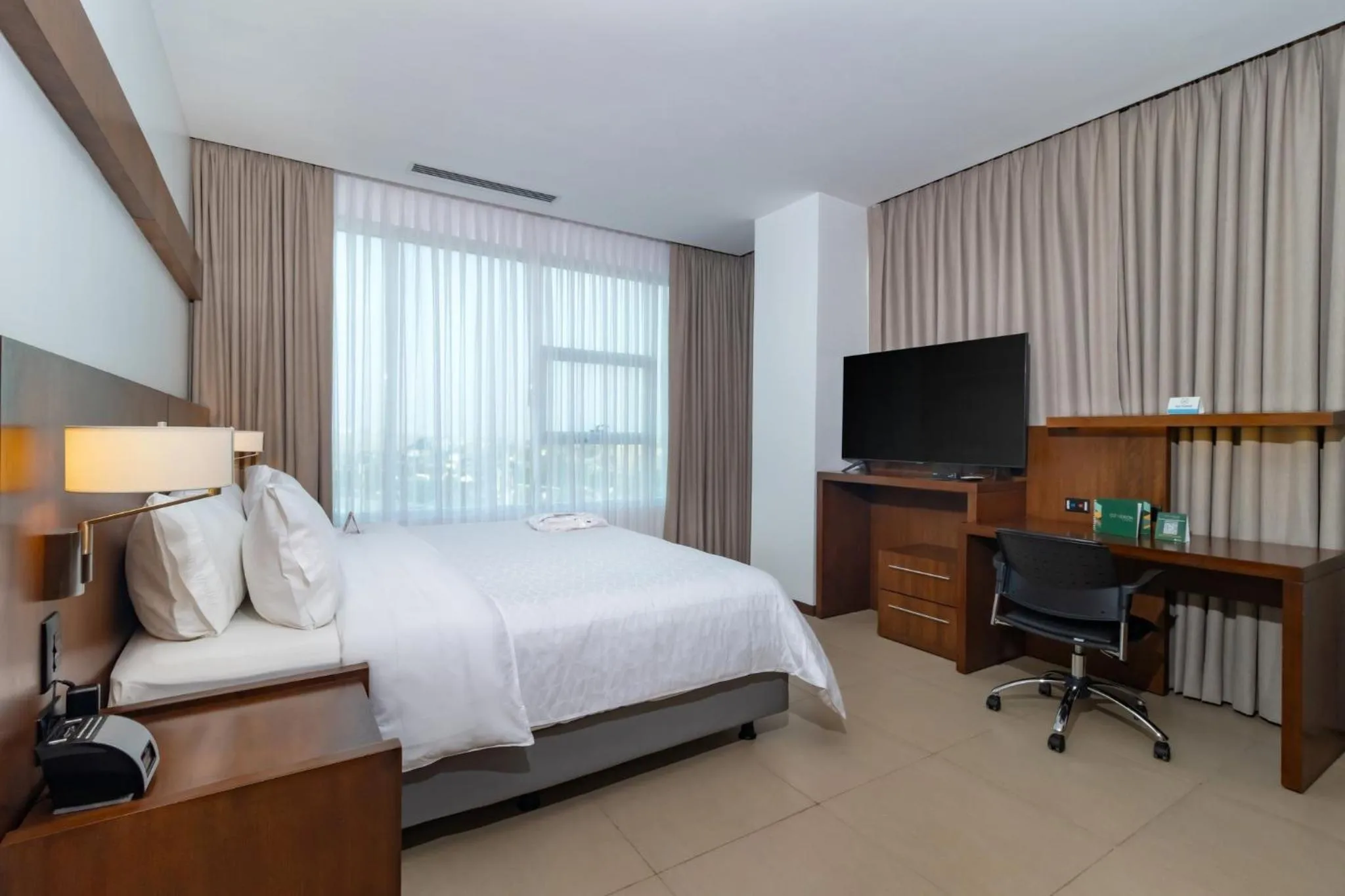 Photo of the whole room, Bed in Holiday Inn Guayaquil Airport by IHG