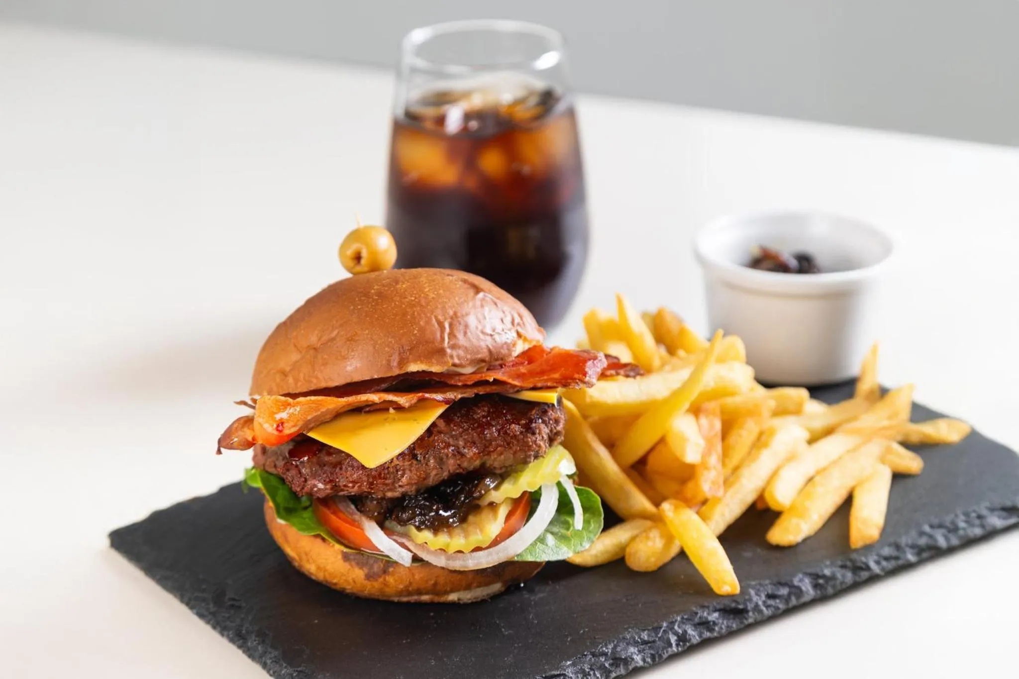 Restaurant/places to eat in Holiday Inn Guayaquil Airport by IHG