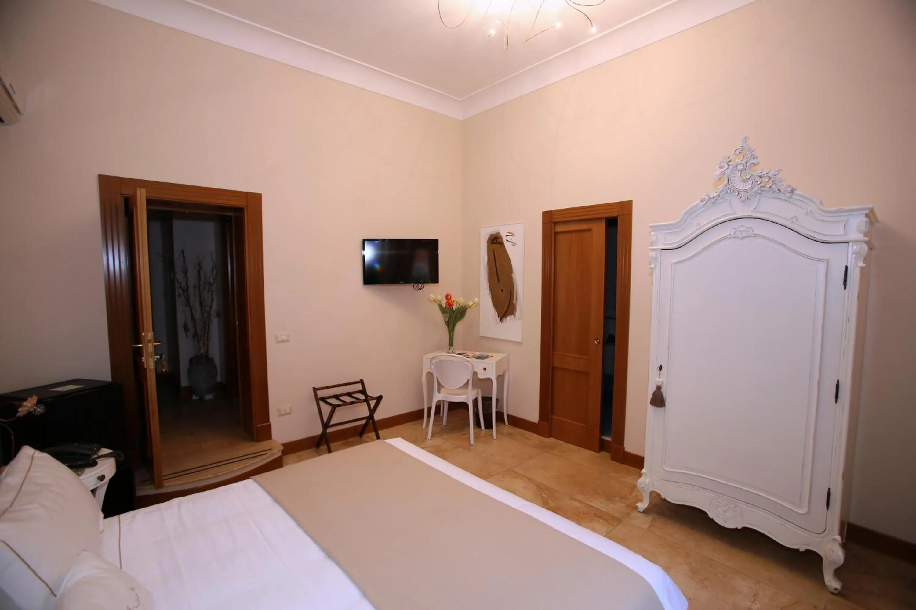 Decorative detail, Bed in B&B Milu'