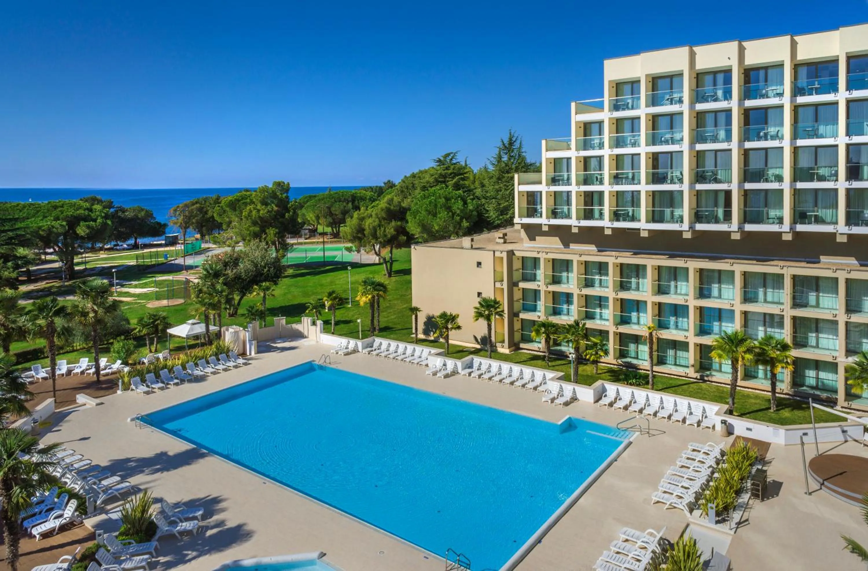Facade/entrance in Hotel Materada Plava Laguna