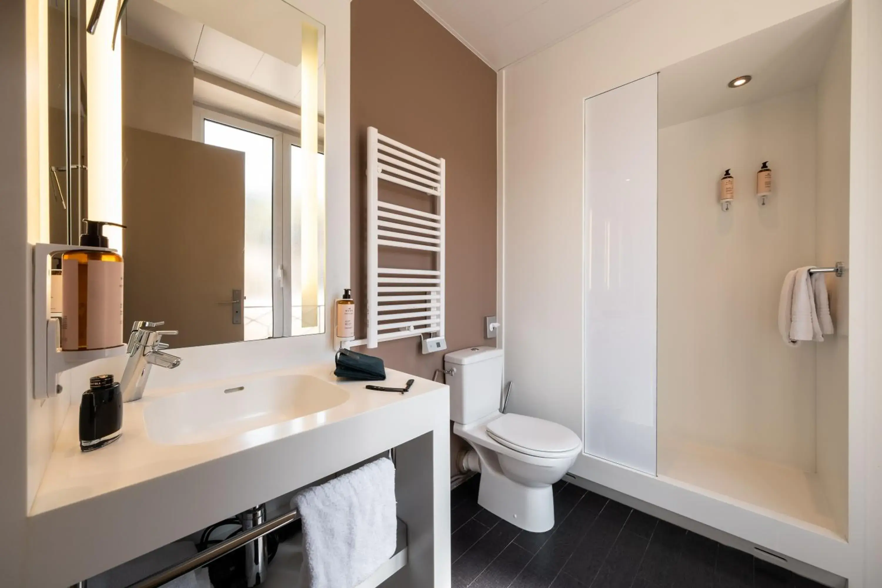 Standard Double Room in Mercure Paris Ouest Saint Germain Standard Double Room in Mercure Paris Ouest Saint Germain